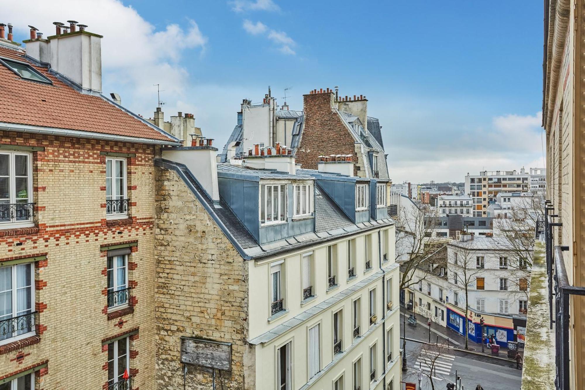 Hipotel Buttes Chaumont Belleville 3*