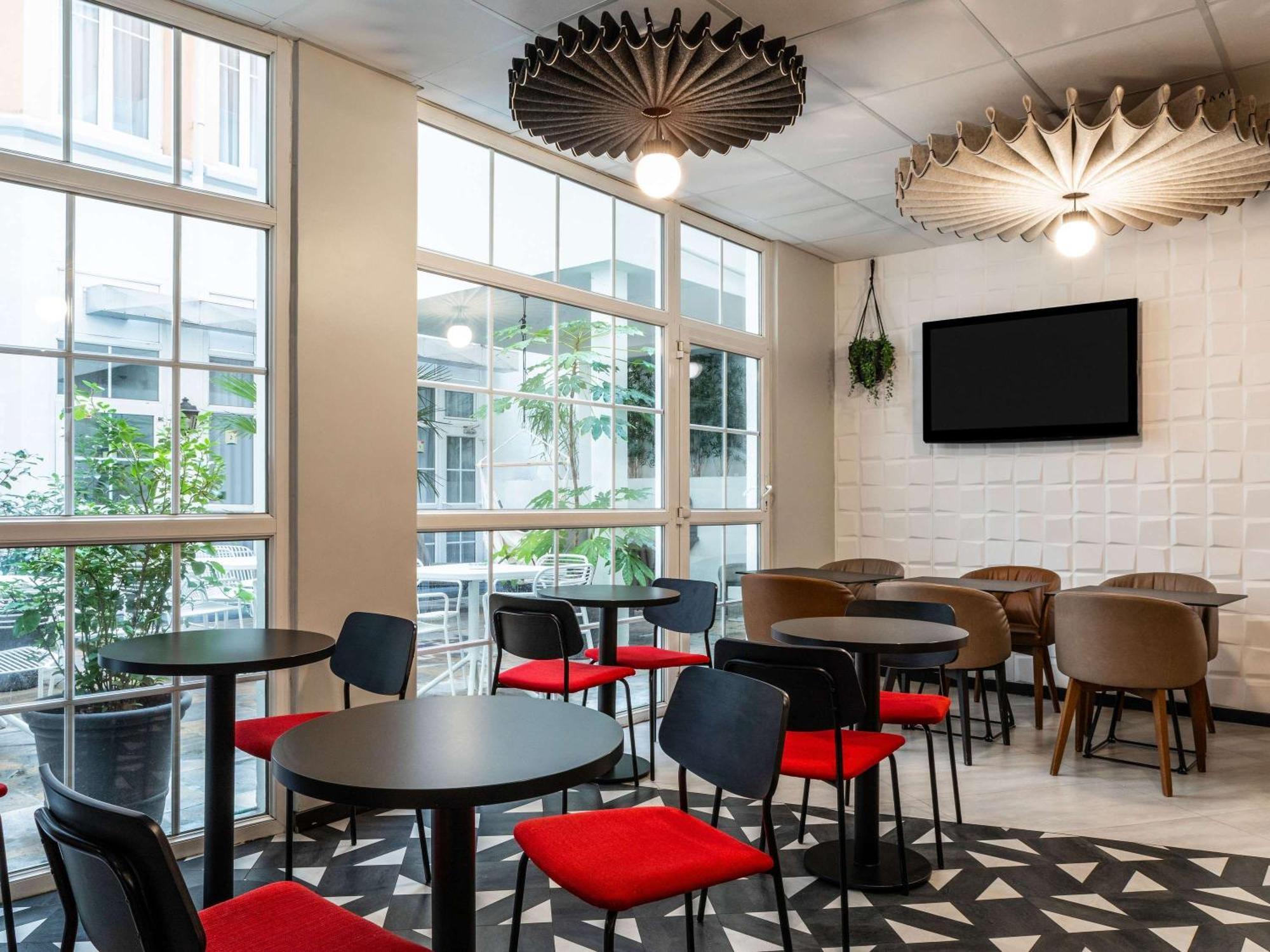 Ibis Ornano Montmartre Nord 18ème 3*