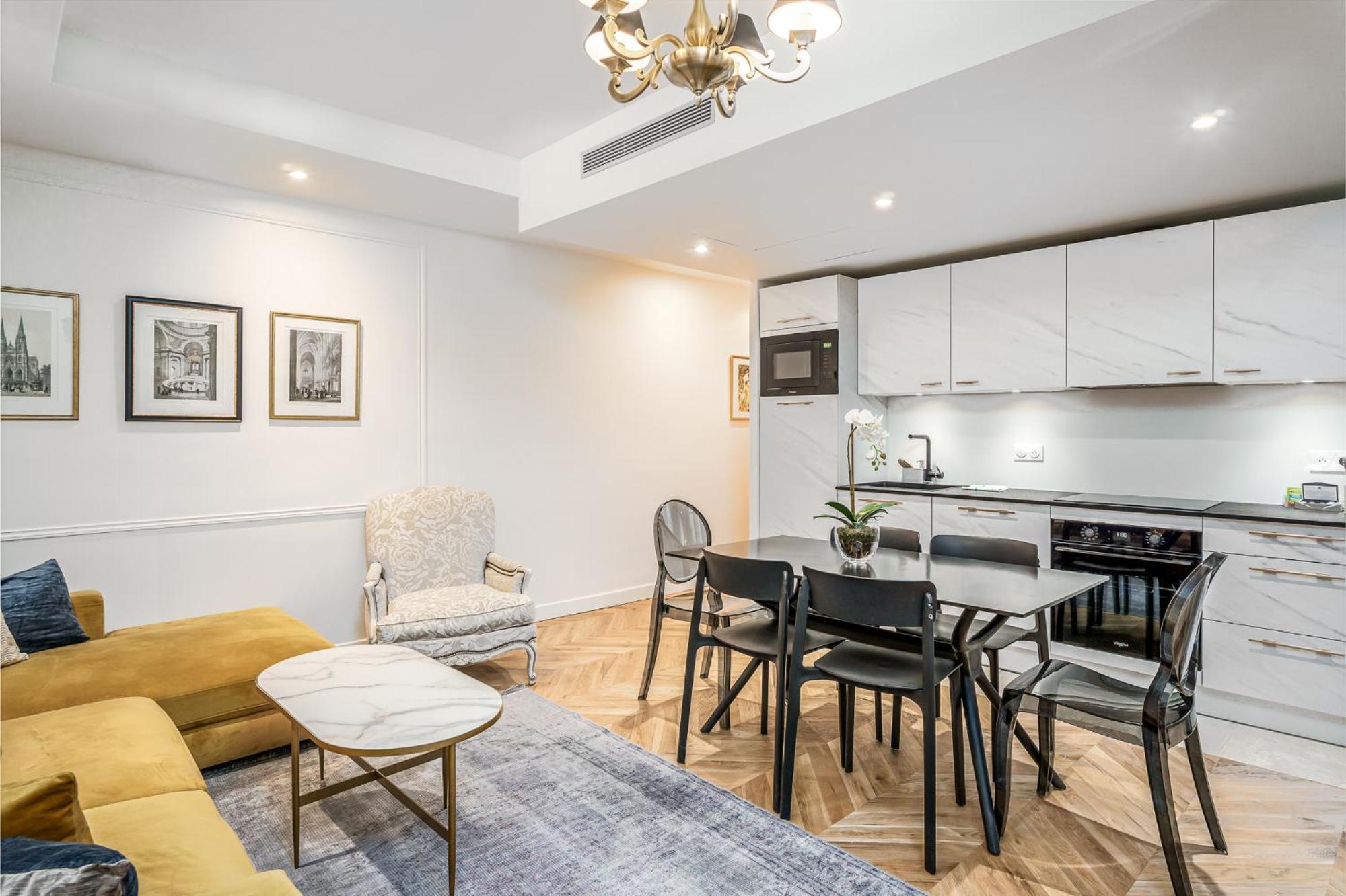 Apartment Du Louvre - Le Marais