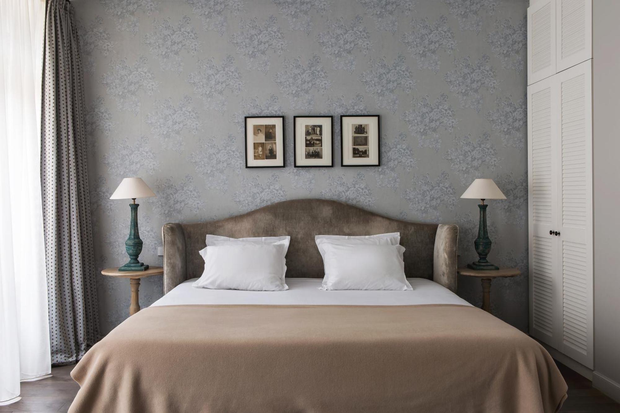 New Roblin Hotel