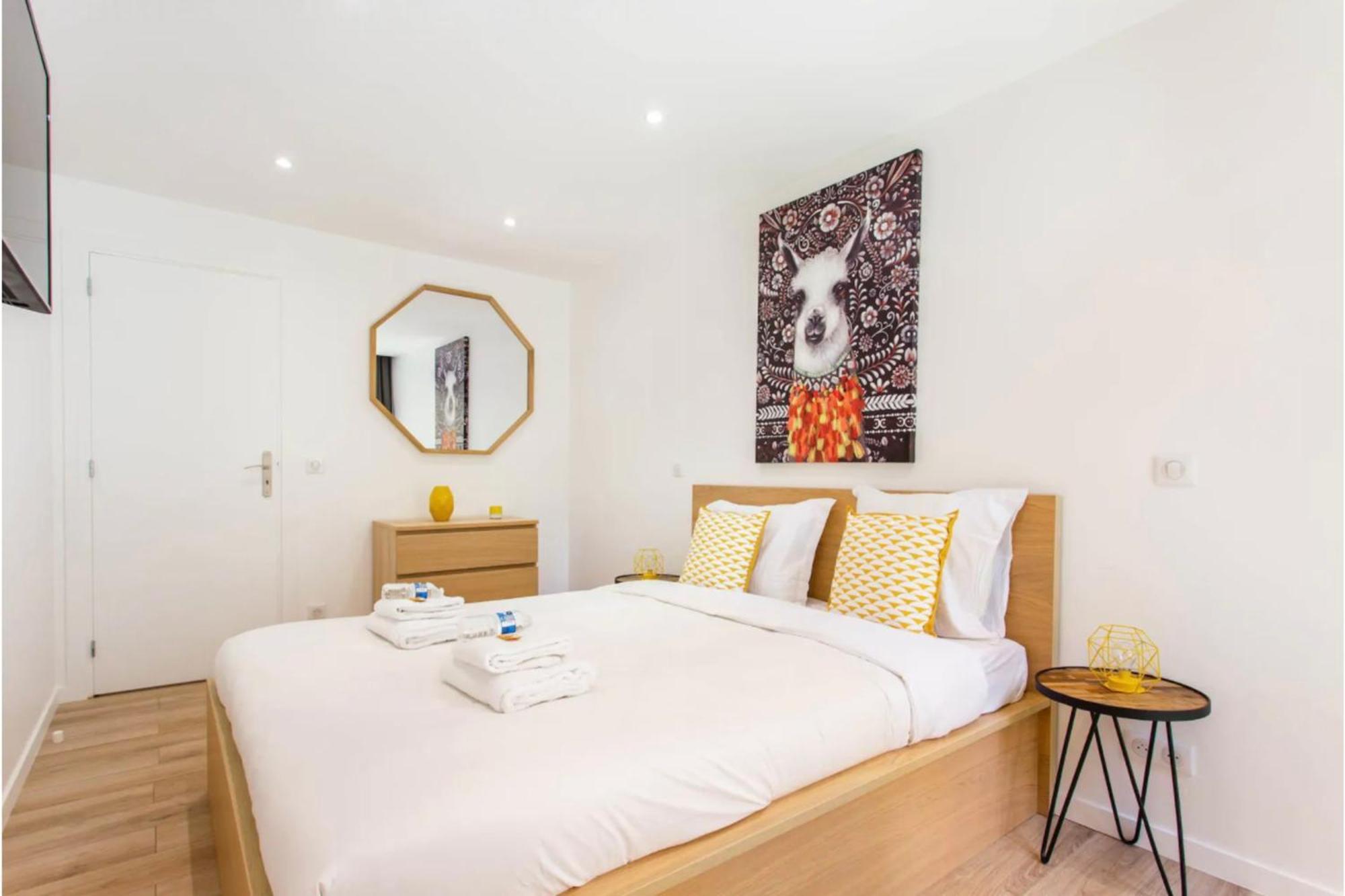 - Buttes Chaumont Botzaris Apartment