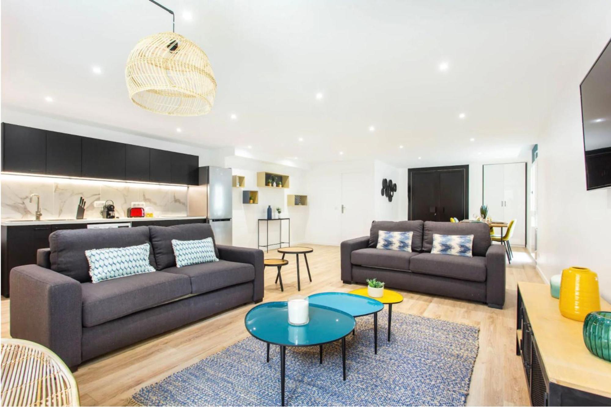 - Buttes Chaumont Botzaris Apartment