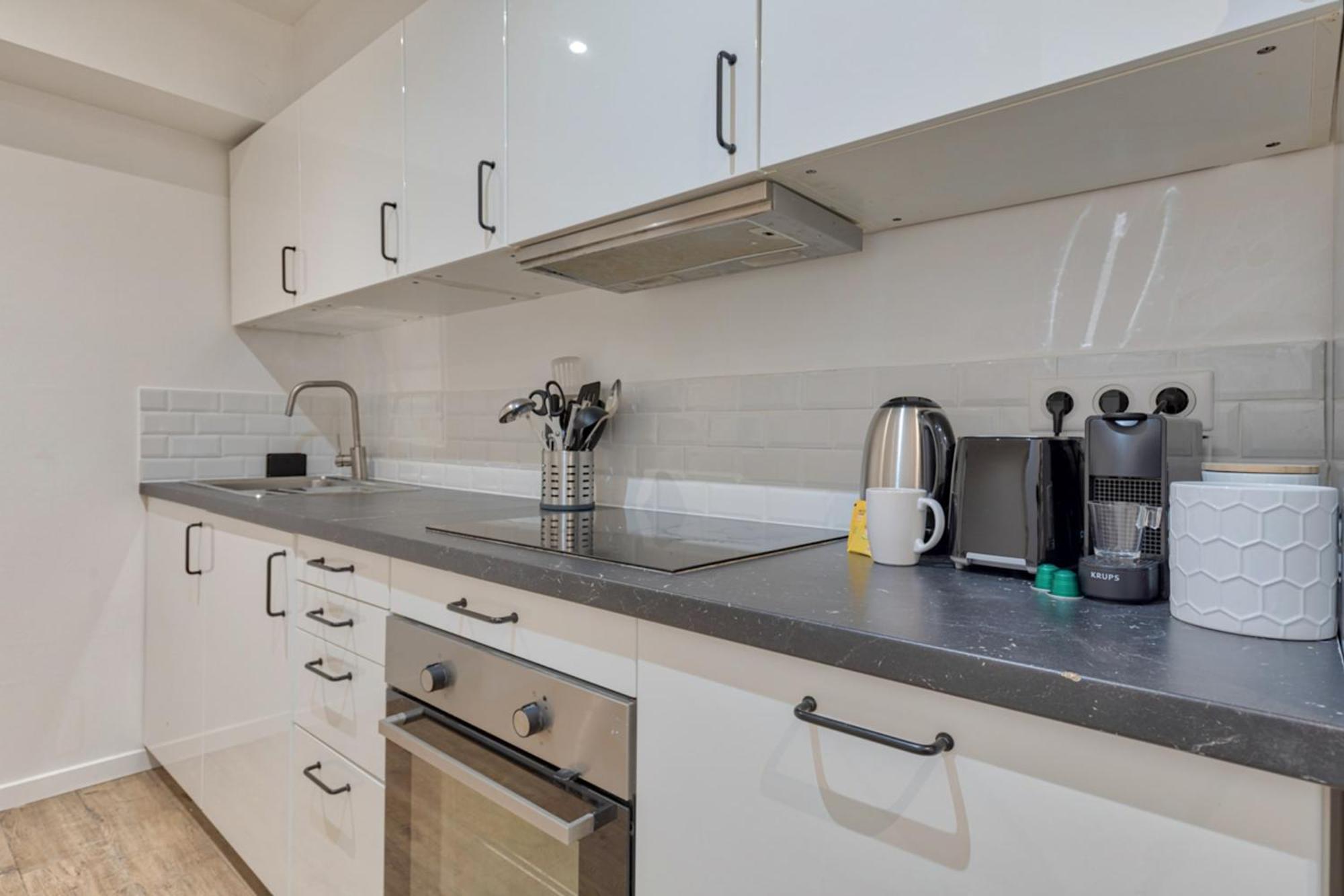- Buttes Chaumont Botzaris Apartment