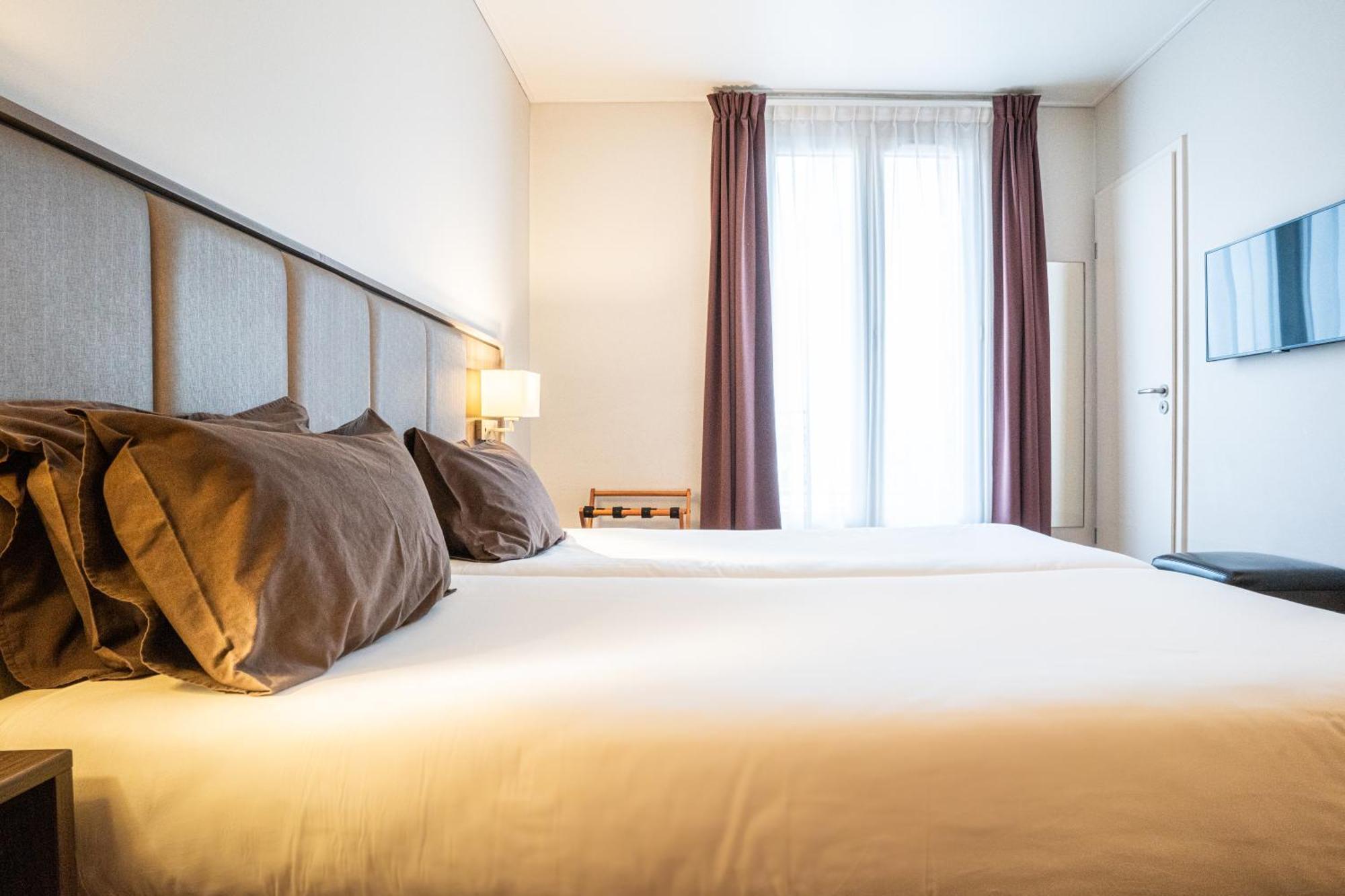 Hotel De Flore - Montmartre 3*