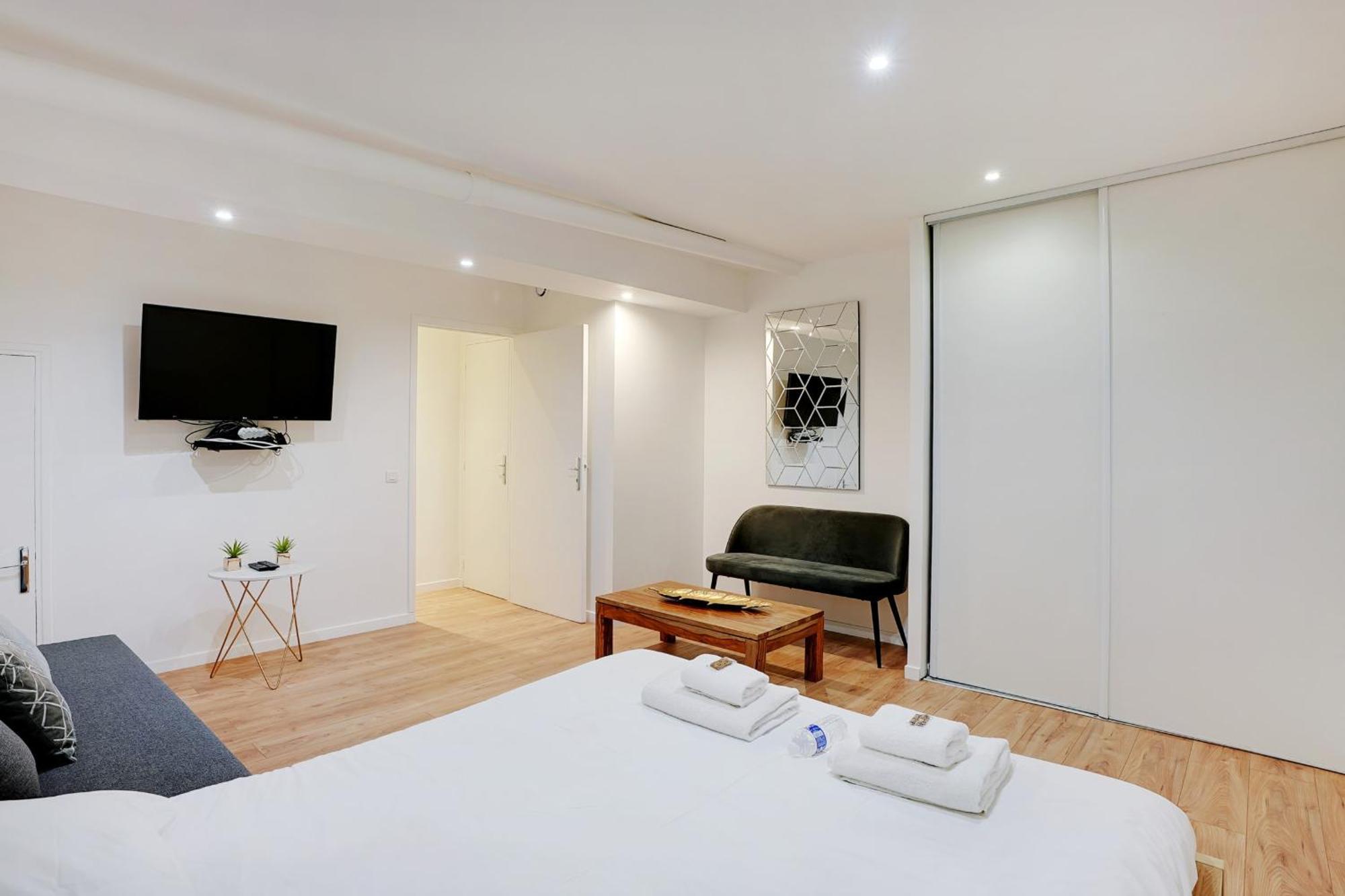 Apartment Superbe - 4p-auteuilsaint Cloud