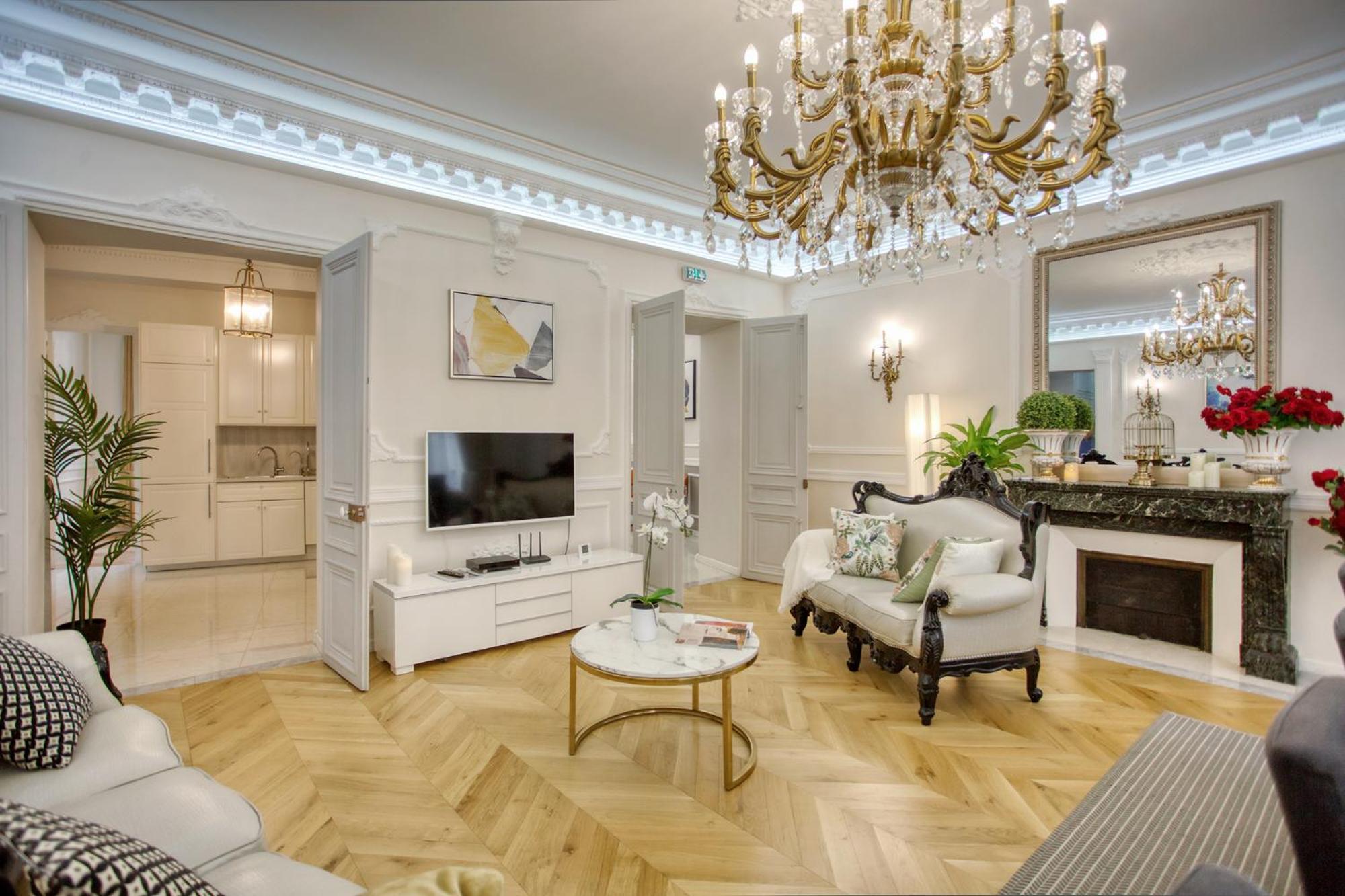 Galeries Lafayette - 7 Bedrooms - Lift - Aircon Apartment Paris