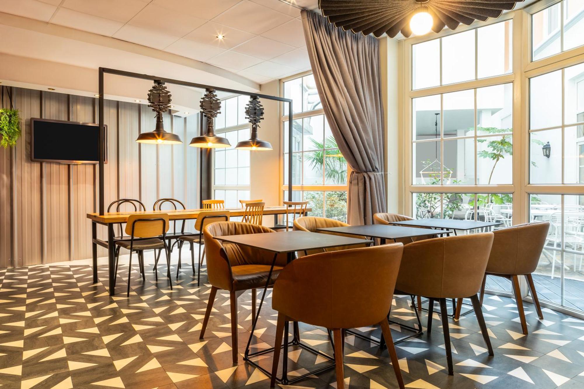Ibis Ornano Montmartre Nord 18ème 3*