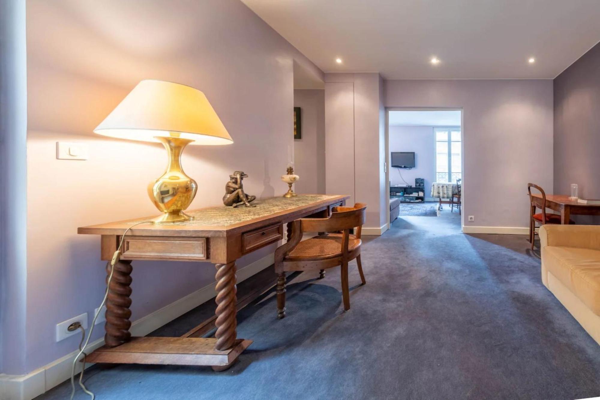 Spacious 1 Bedroom In Apartment *