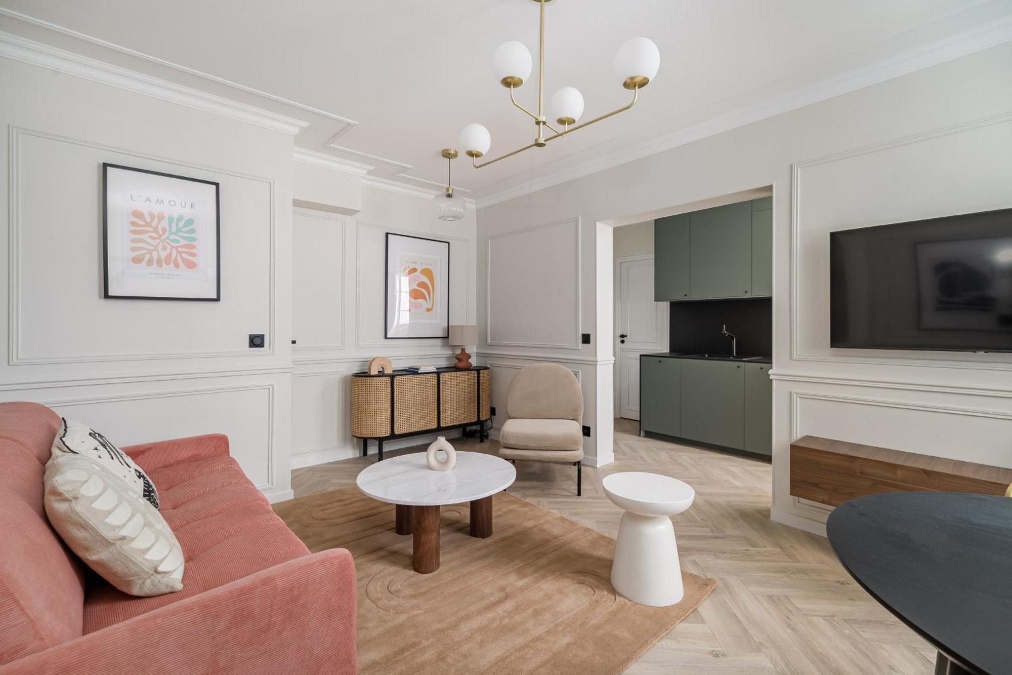 Poetic - Louvre Apartment