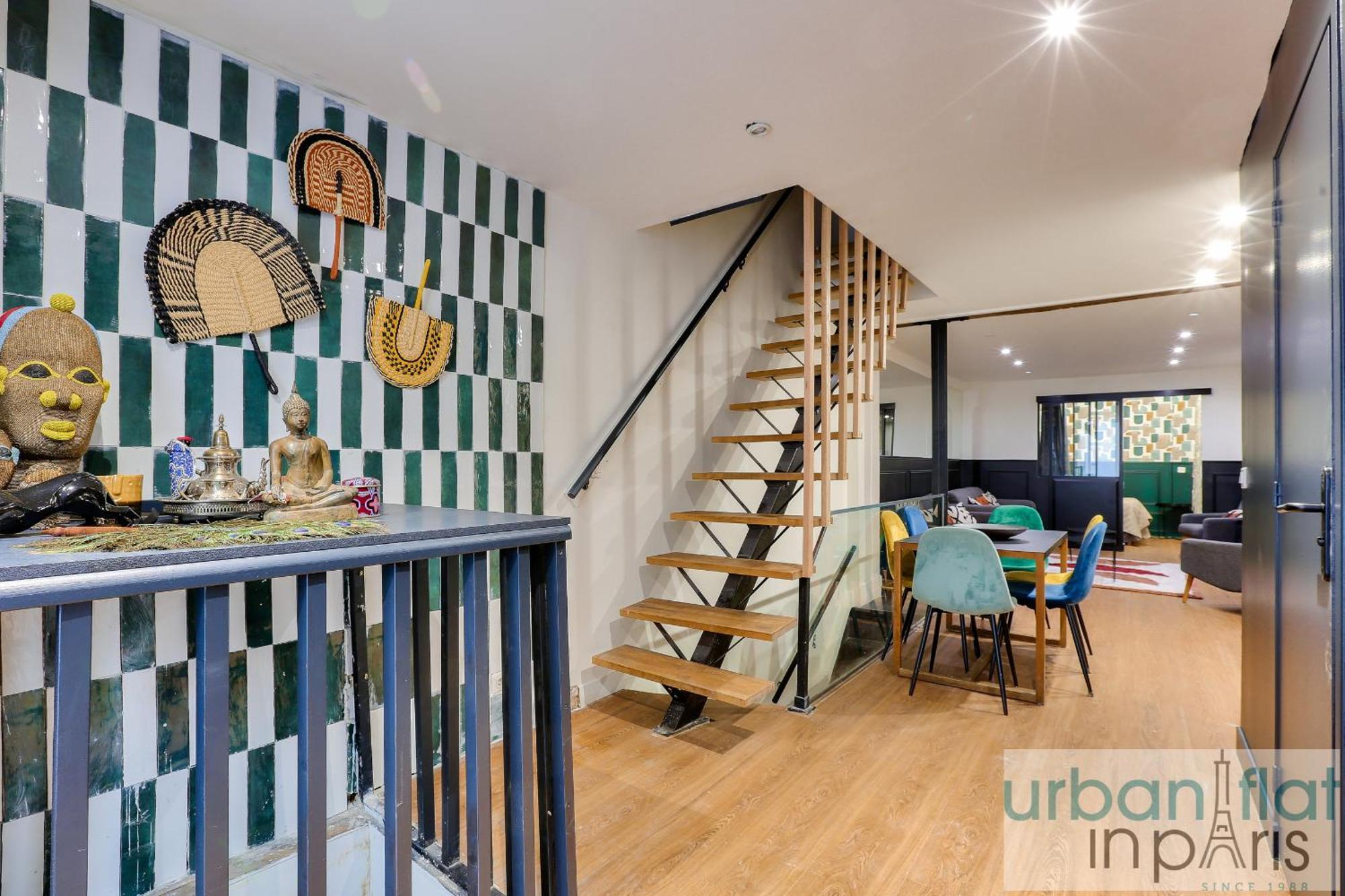 31 - Urban Keith Harings Apartment *