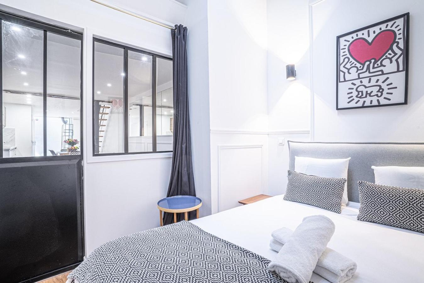 Apartment 31 - Urban Keith Harings Paris