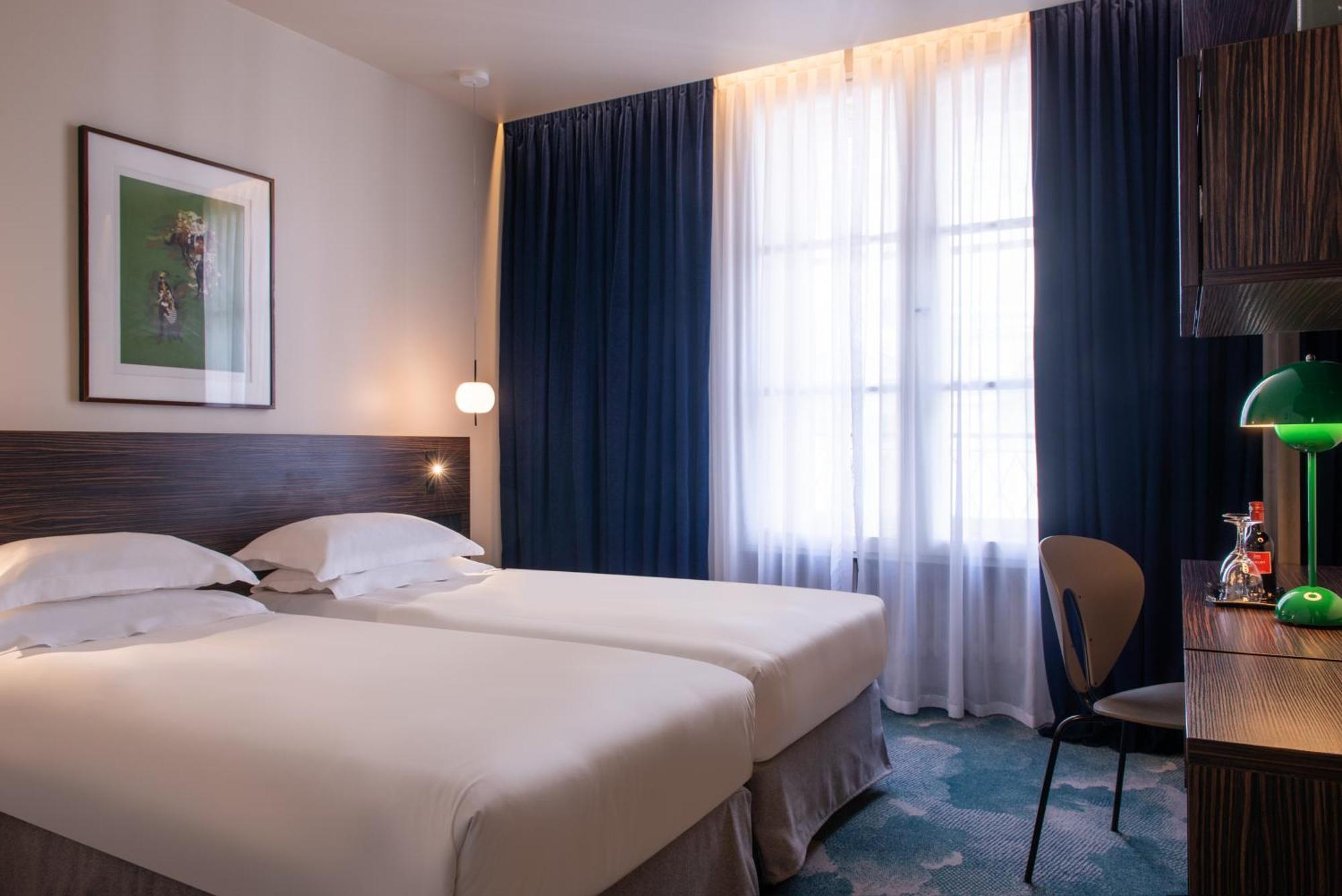 Golden Tulip Opéra De Noailles Hotel 4*