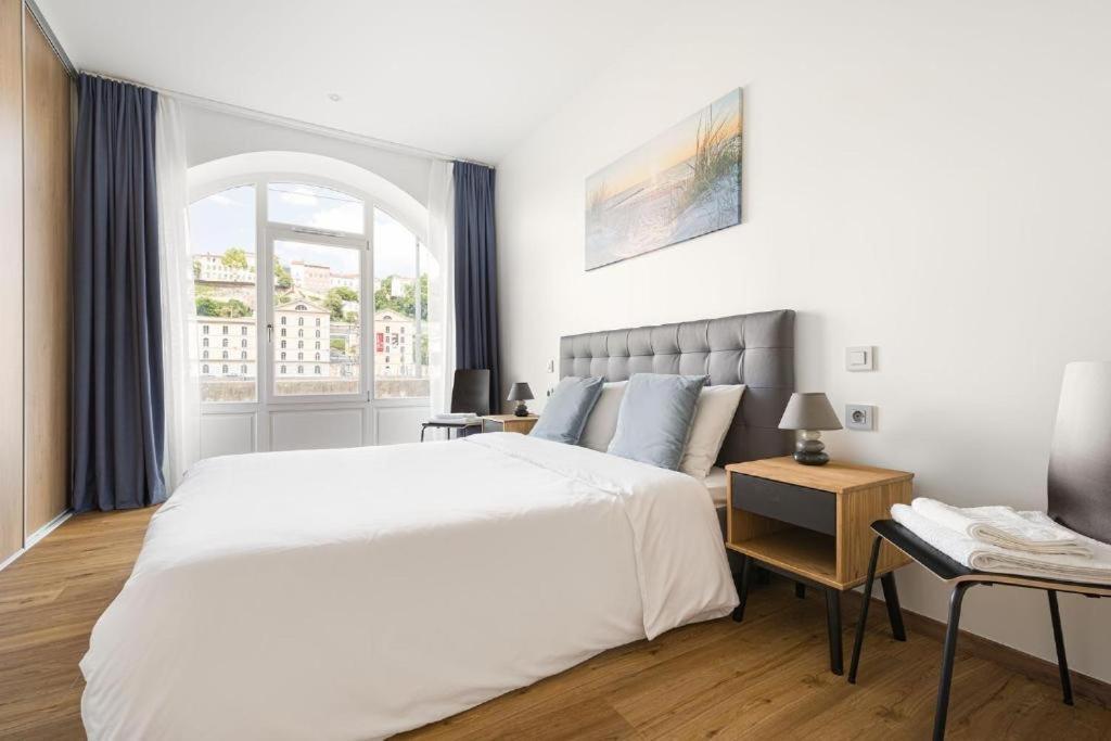 Lux Moderne 95 Square Meter * Paris