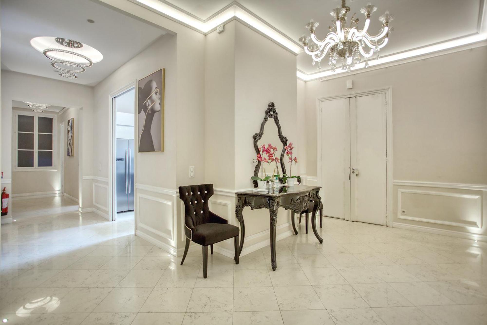 Luxueux 200m2 5ch Champs Elysees A 1min Perle Rare Apartment Paris