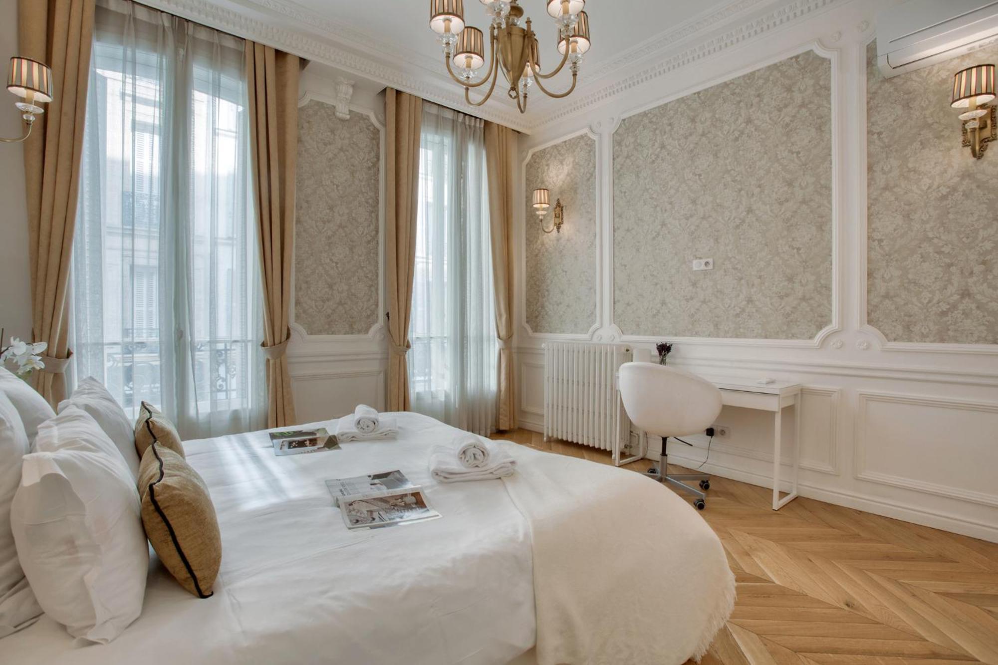 Luxueux 200m2 5ch Champs Elysees A 1min Perle Rare Apartment *