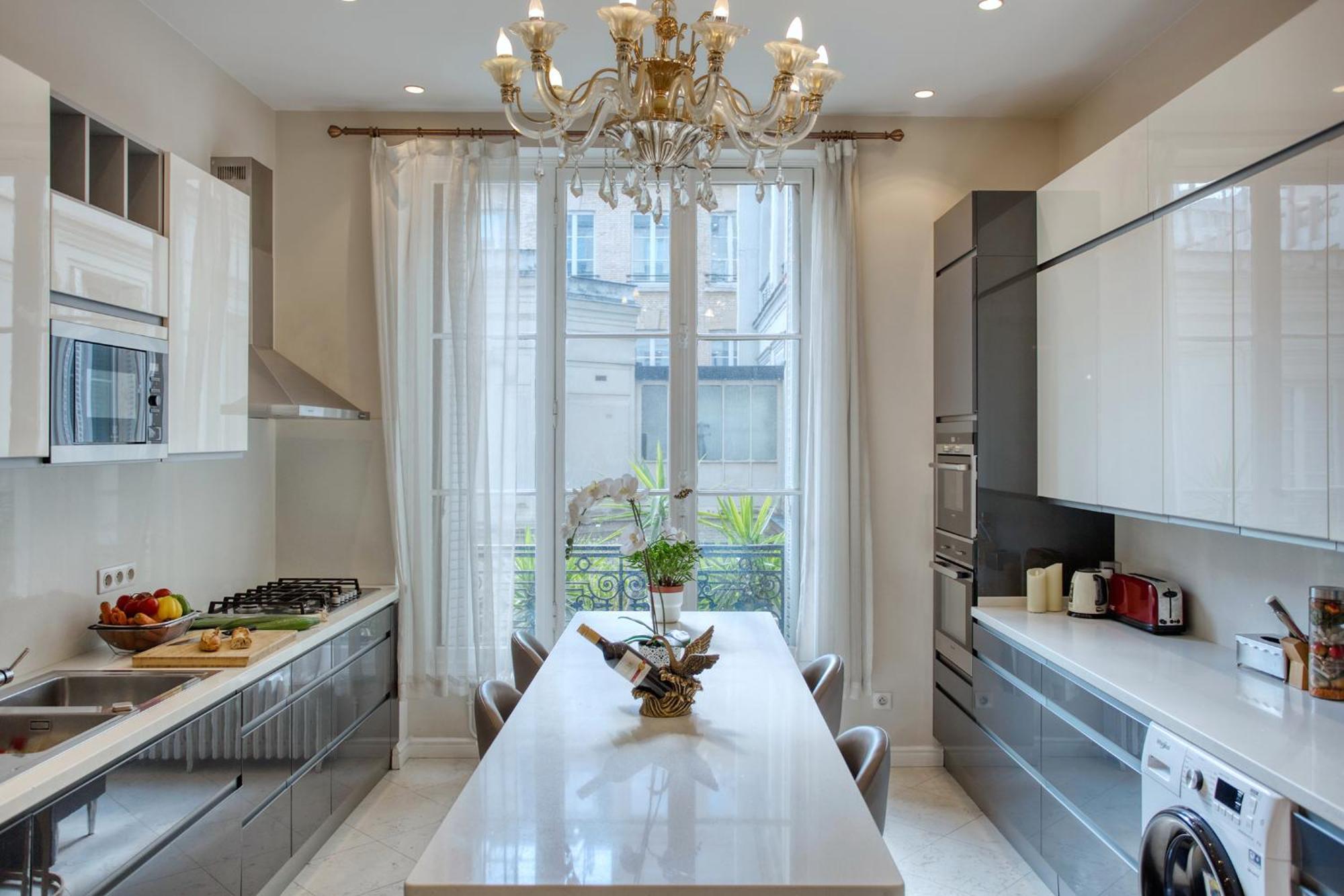 Apartment Luxueux 200m2 5ch Champs Elysees A 1min Perle Rare *