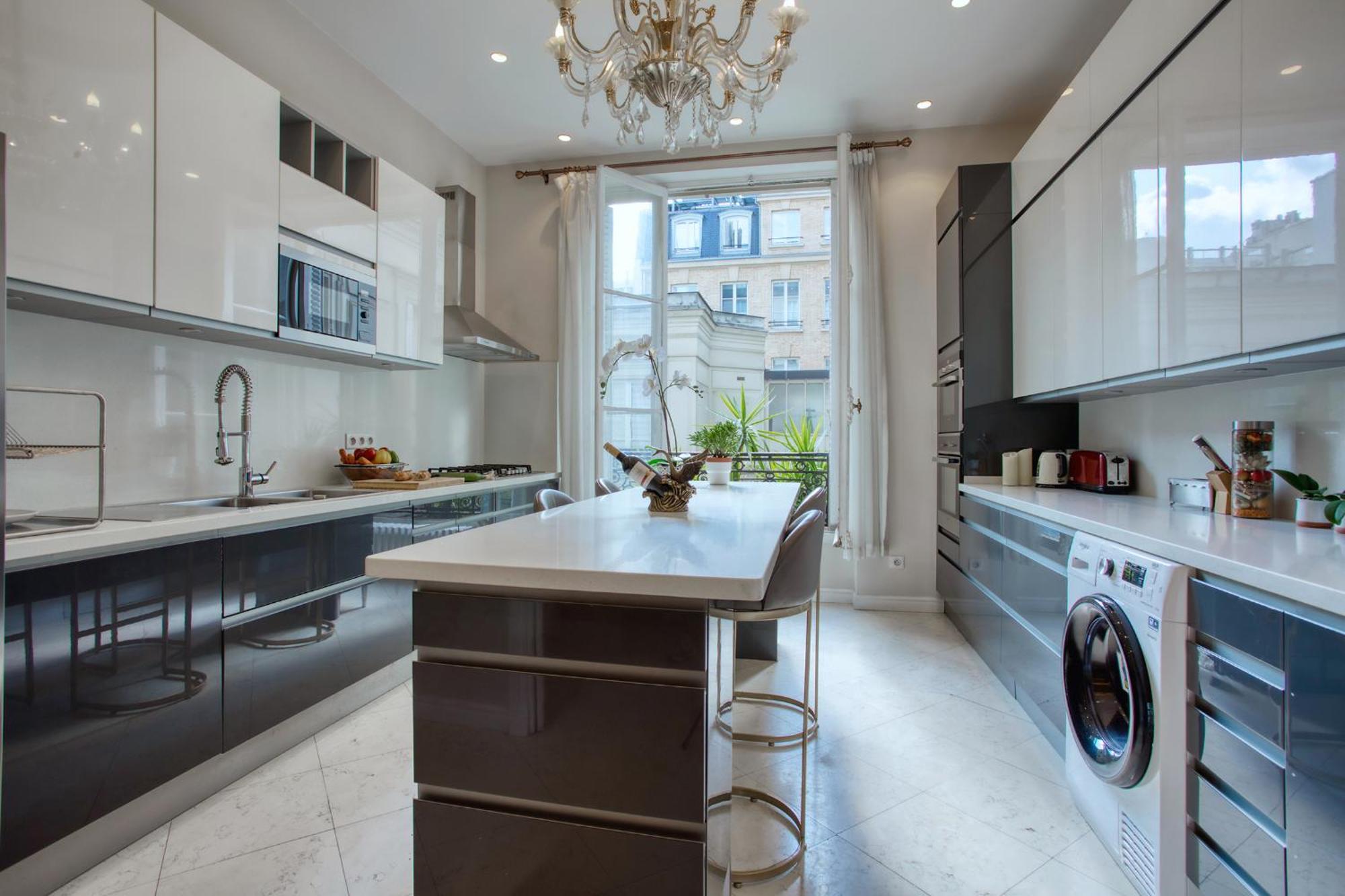 Luxueux 200m2 5ch Champs Elysees A 1min Perle Rare *