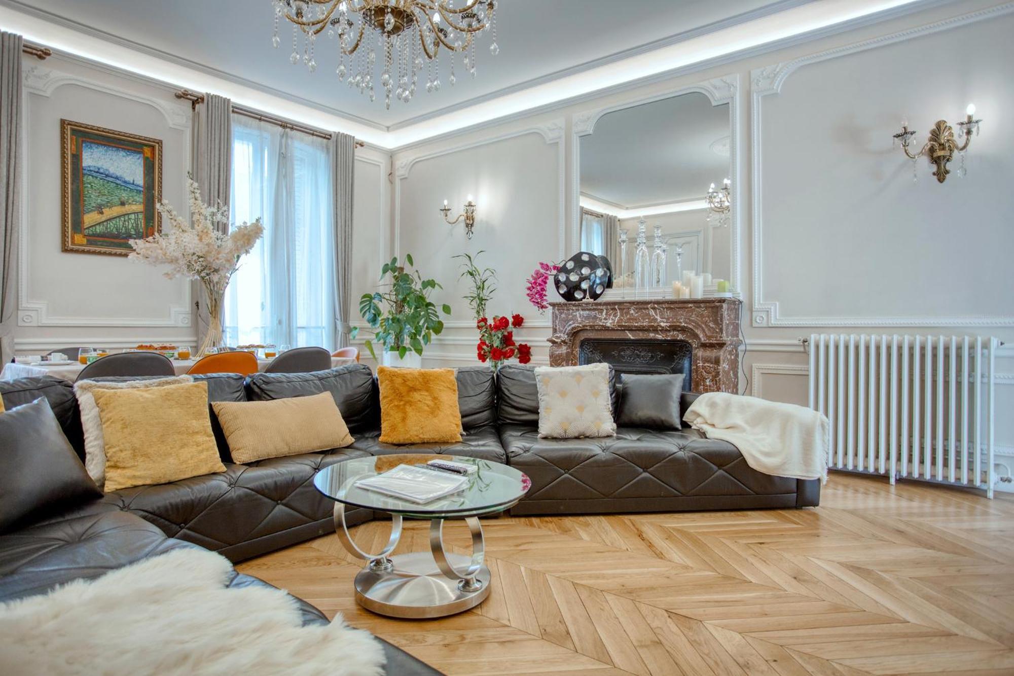 Apartment Luxueux 200m2 5ch Champs Elysees A 1min Perle Rare Paris
