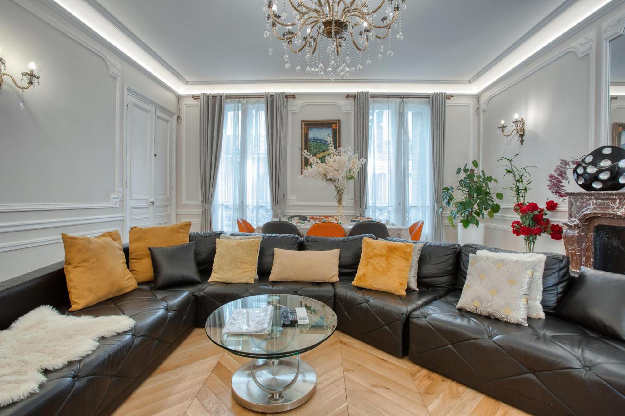 Apartment Luxueux 200m2 5ch Champs Elysees A 1min Perle Rare