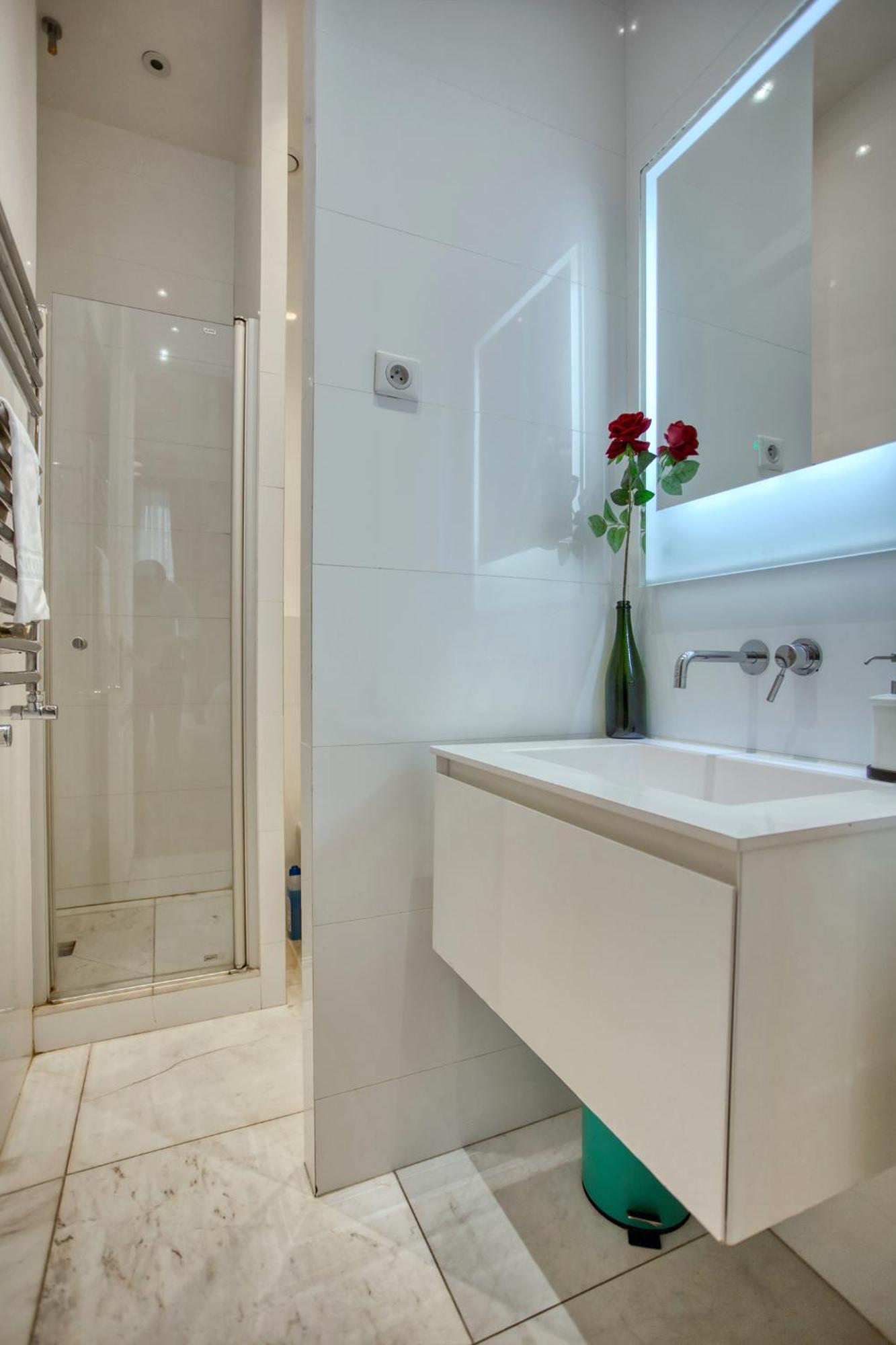 Apartment Luxueux 200m2 5ch Champs Elysees A 1min Perle Rare