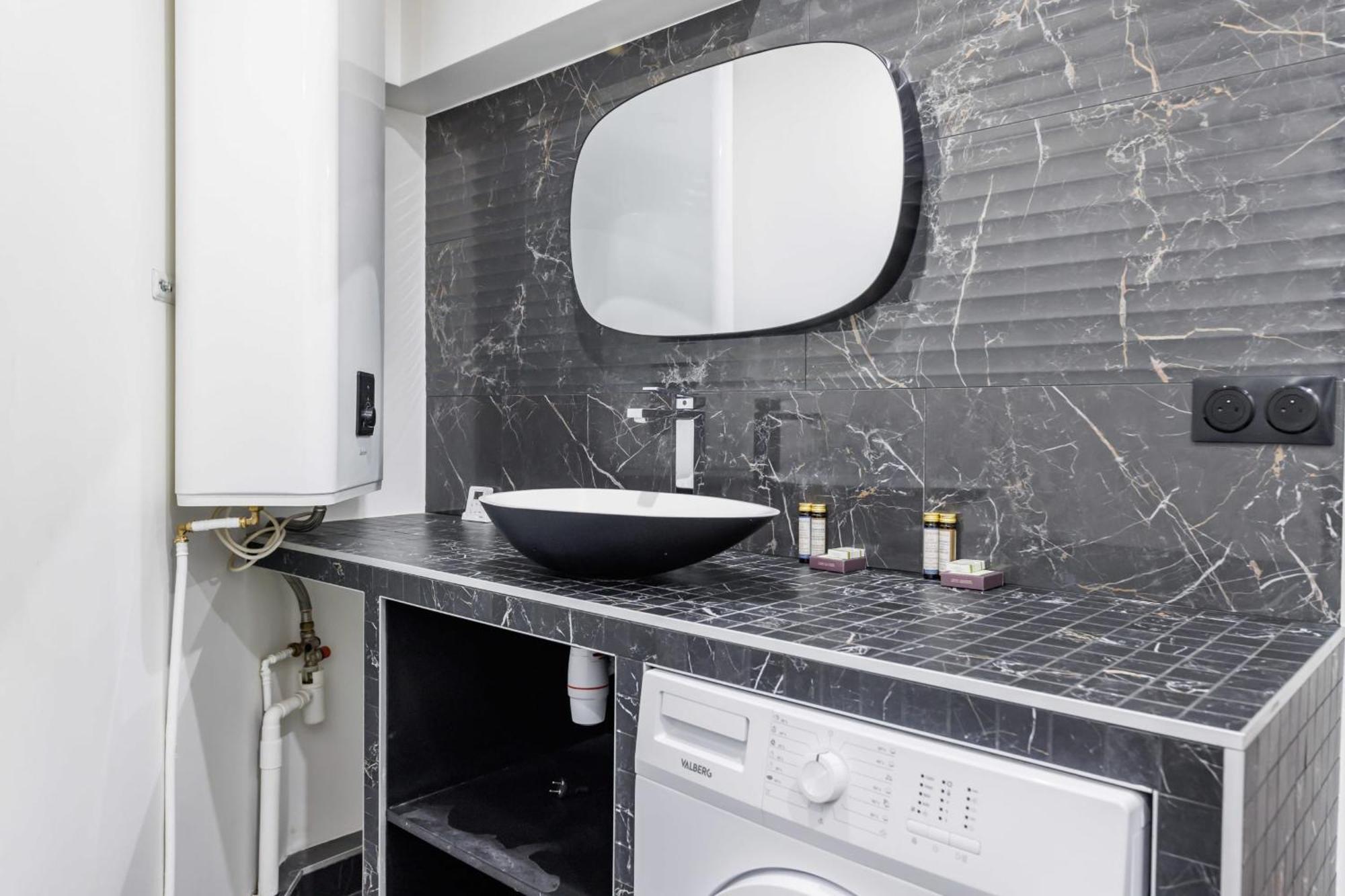 Chic Parisian Retreat - Porte De Montreuil - 2 Apartment