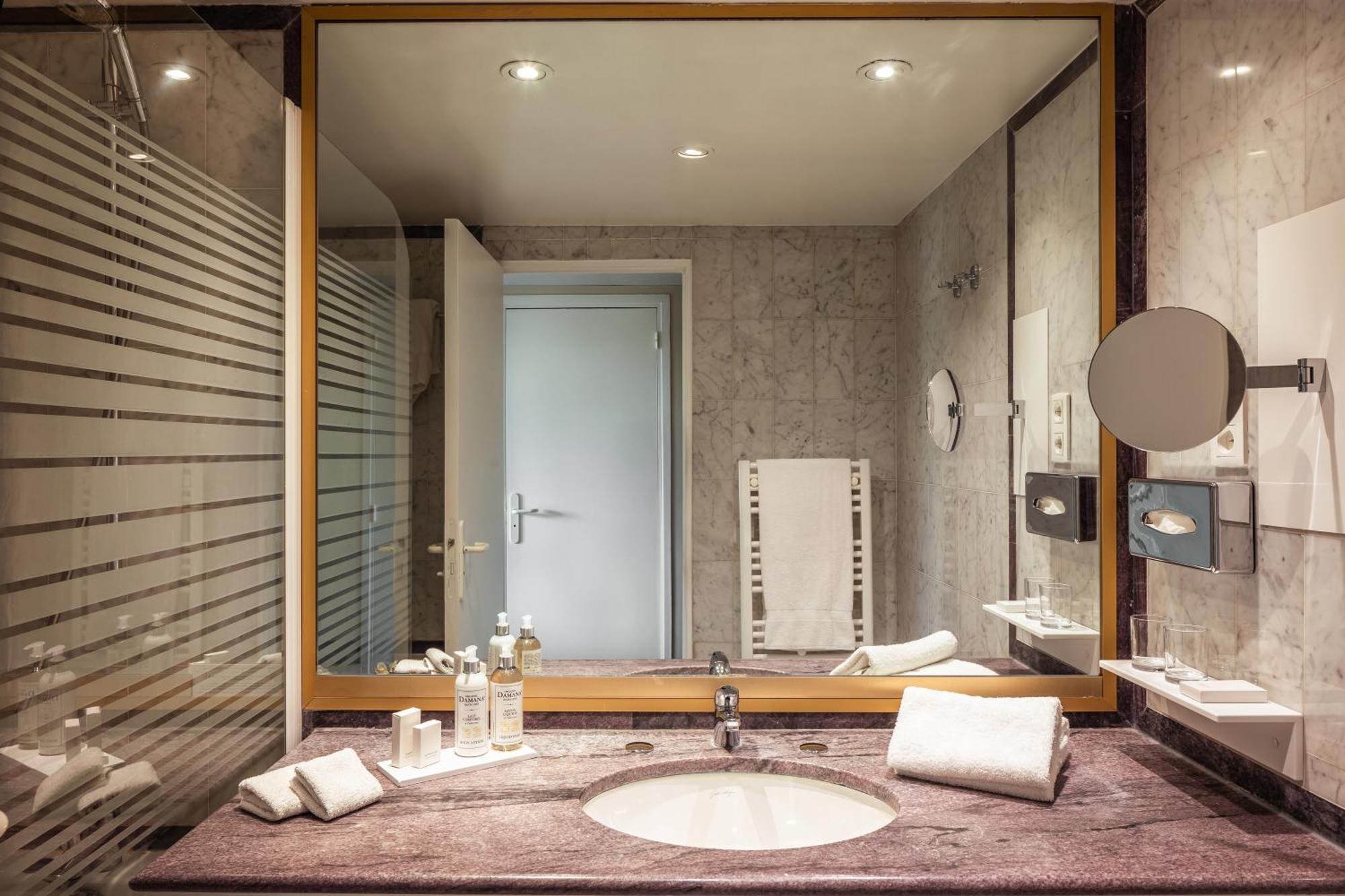 Royal Garden Champs-elysees 4*
