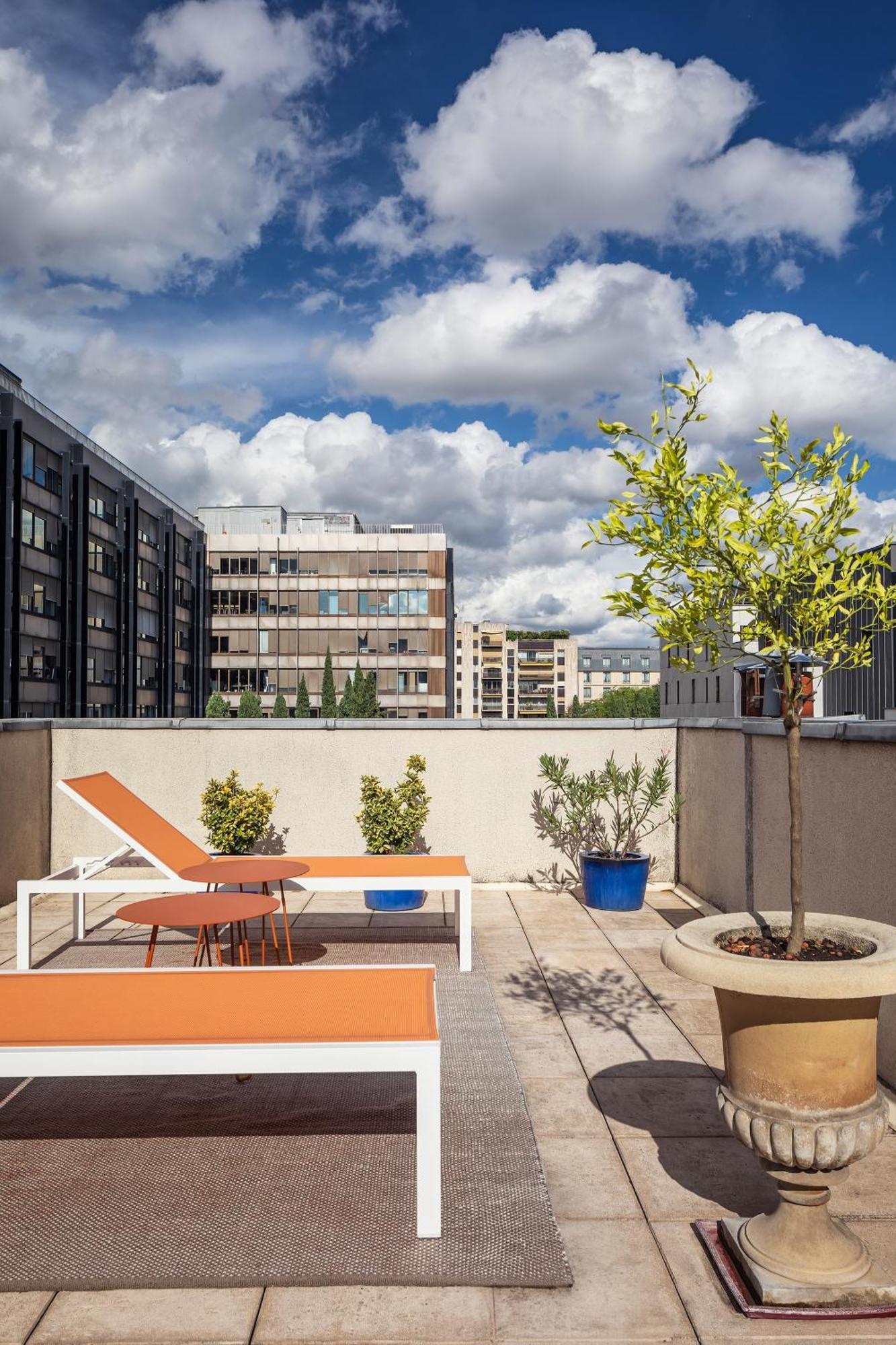 Royal Garden Champs-elysees 4* Paris