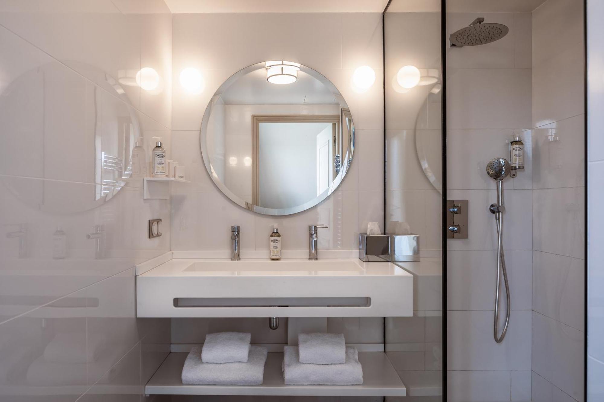 Royal Garden Champs-elysees Hotel 4*