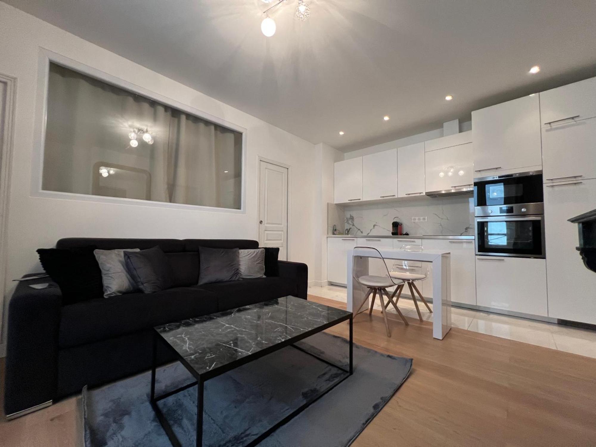 Luxury Appartment, Champs Elysees, Neuf ! Appartement Paris