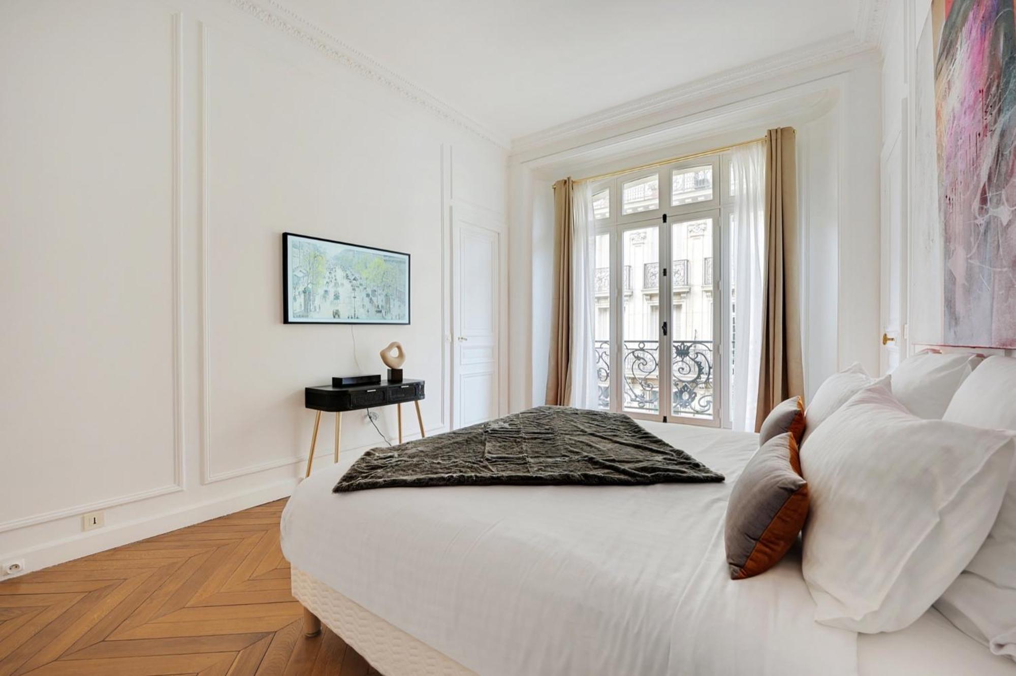 Eiffel Tower 5 Bedrooms 10 Guests With 2 Carpark Paris