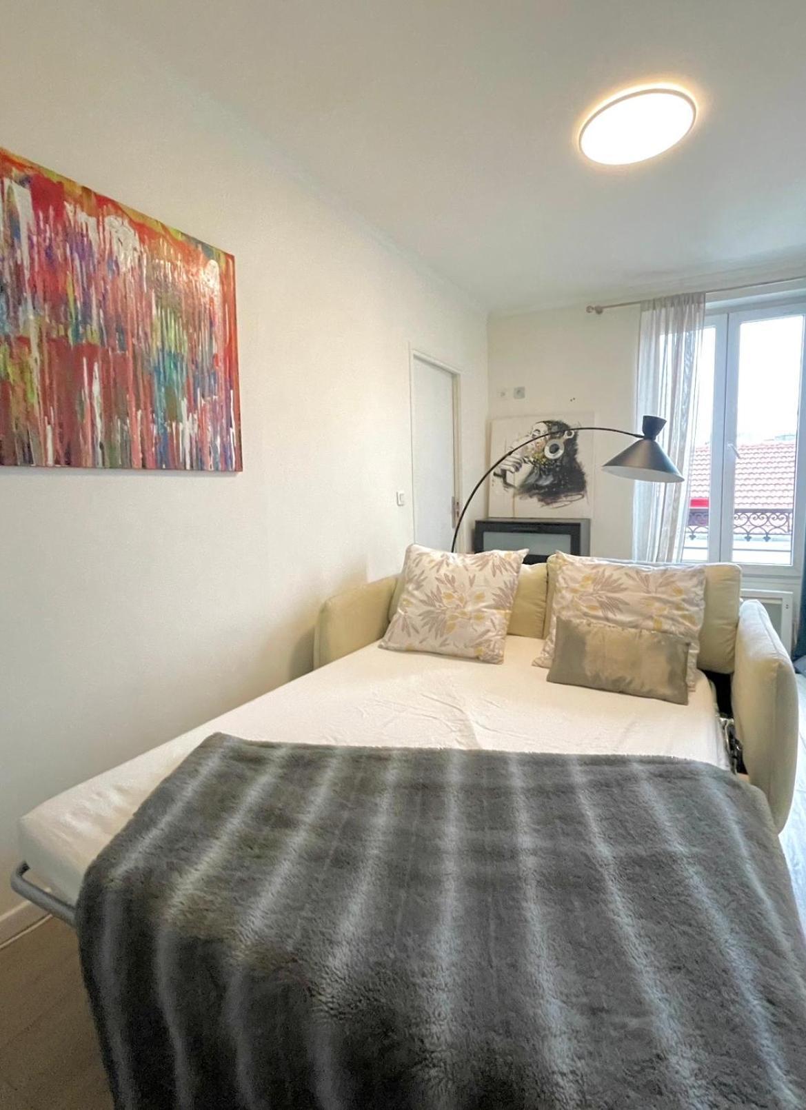 2 Pieces Au Pied Du Metro Buzenval. Apartment