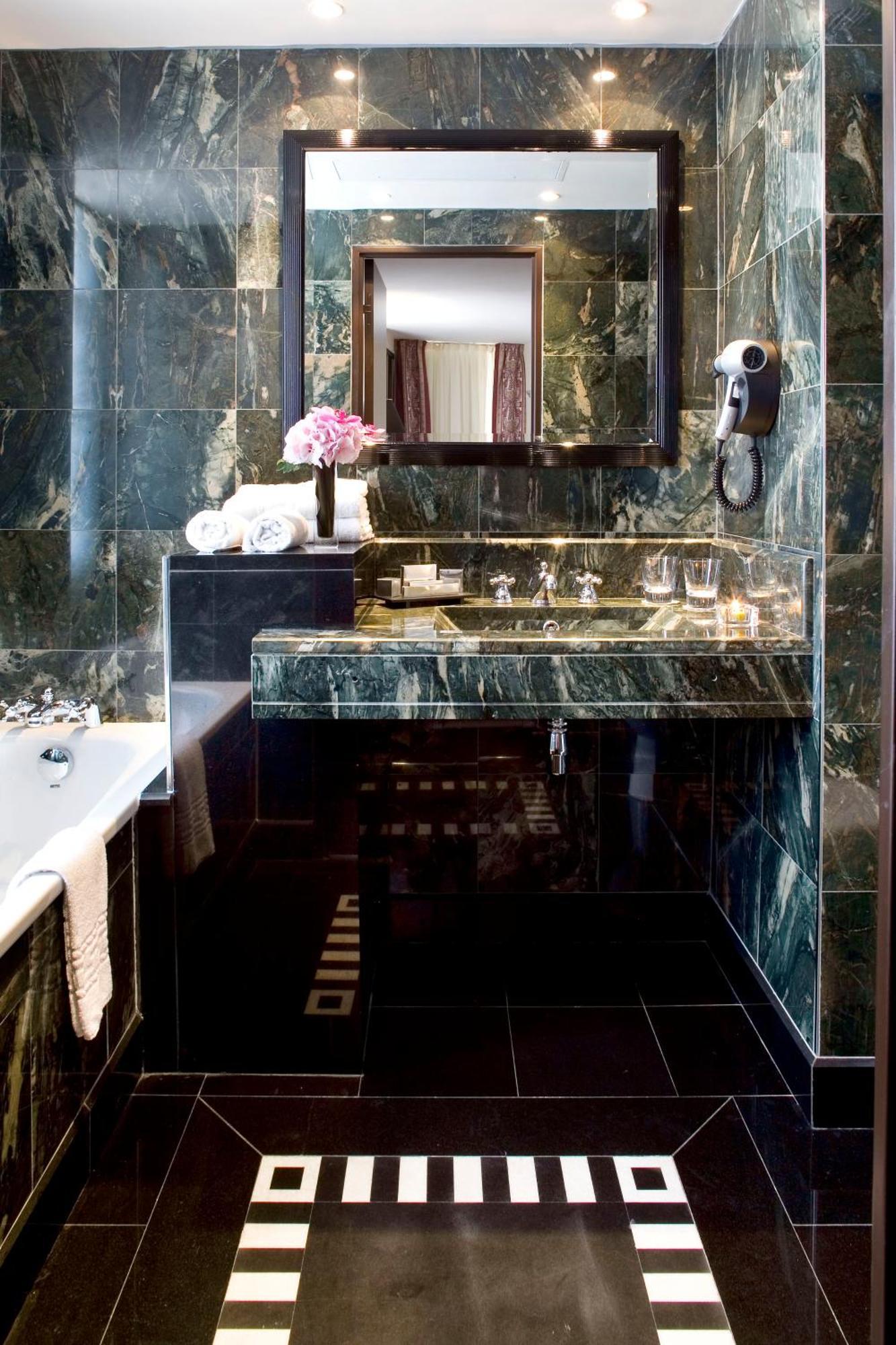 Les Jardins Du Marais Hotel 4*