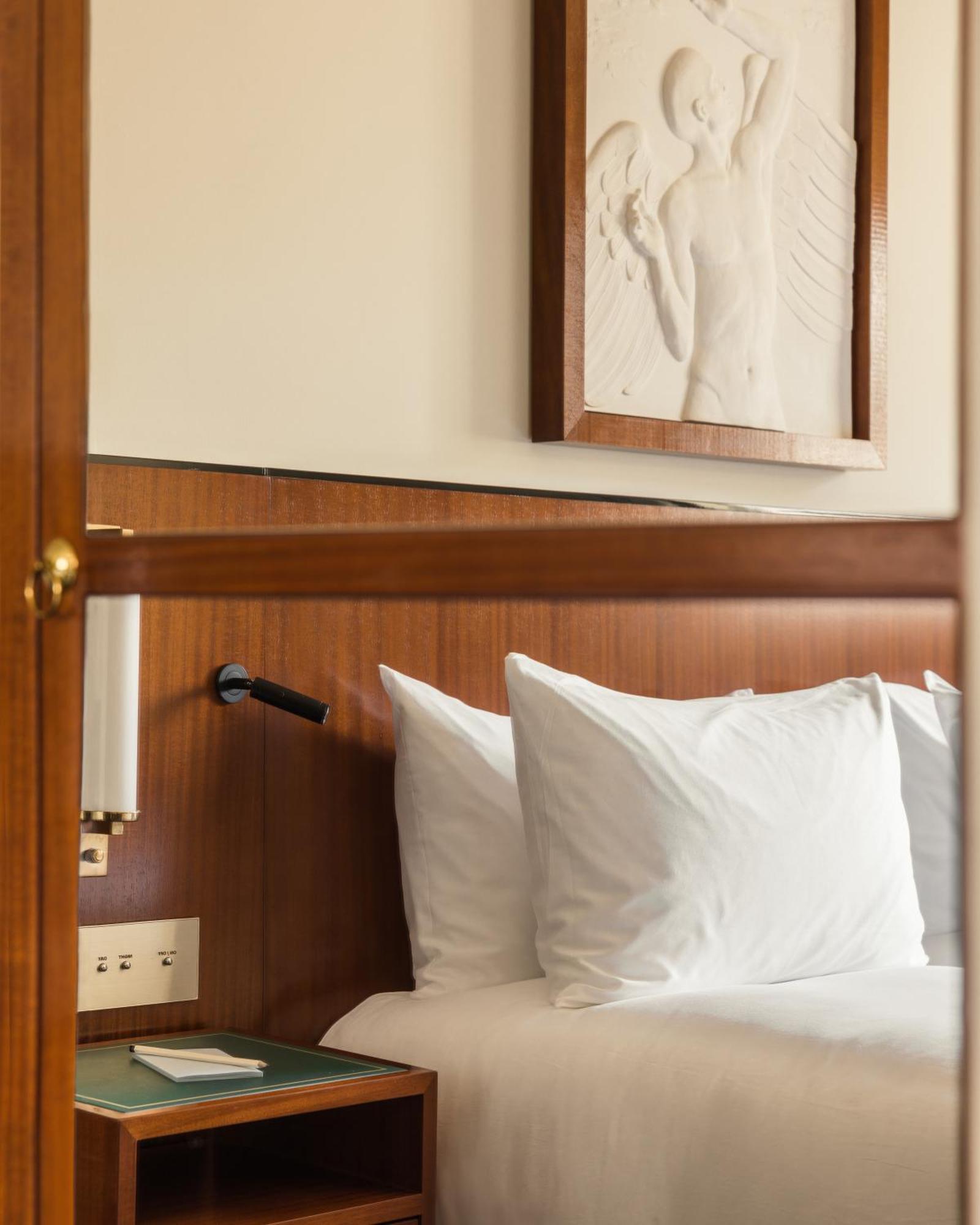 Hotel Saint Germain Des Prés, An Ihg Paris