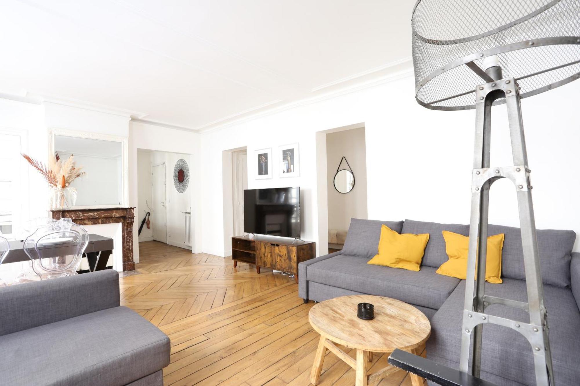 Quartier Montmartre 2 Apartment *