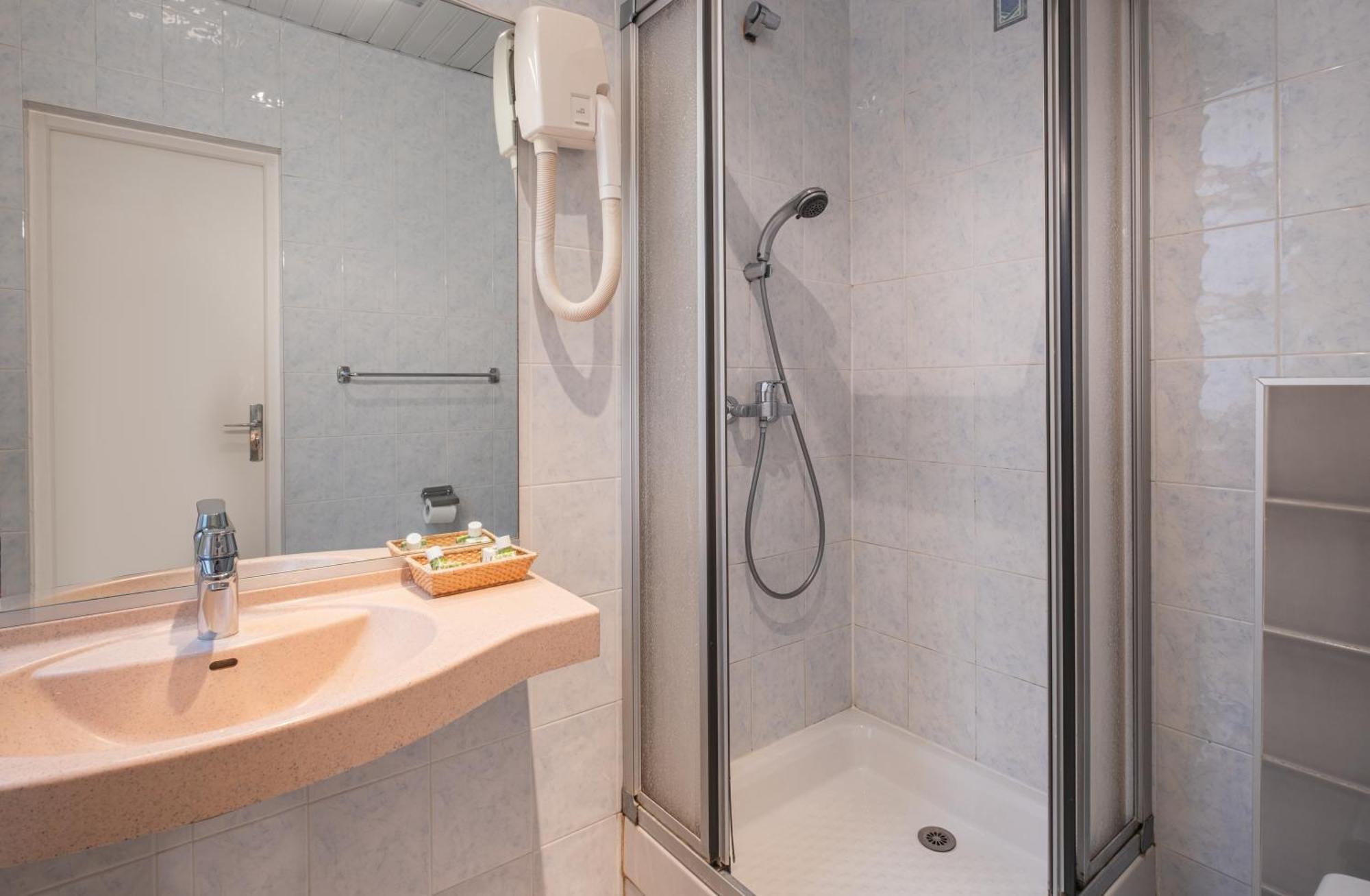 Hotel Terminus Montparnasse Paris