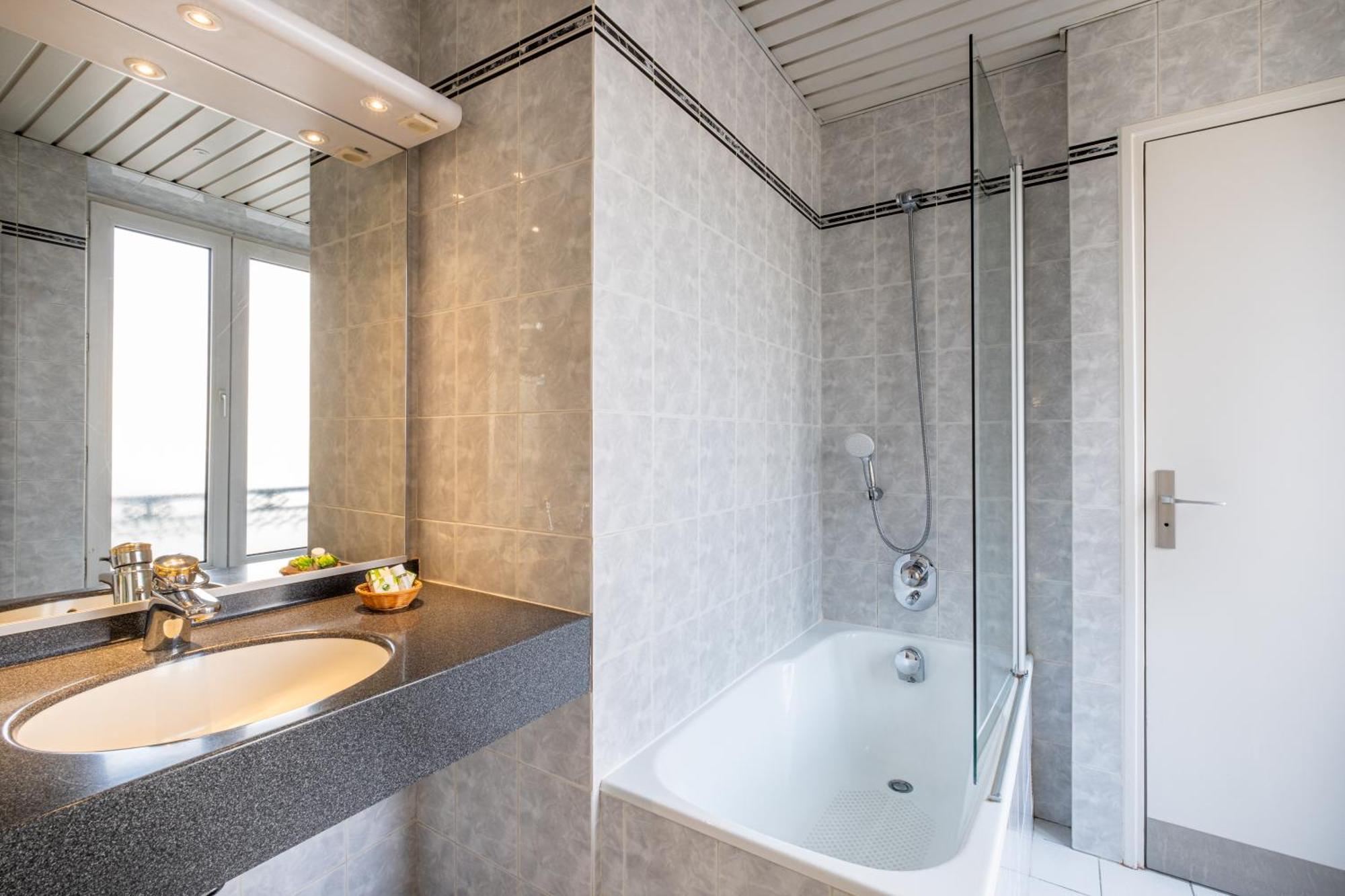 Terminus Montparnasse Hotel 3*