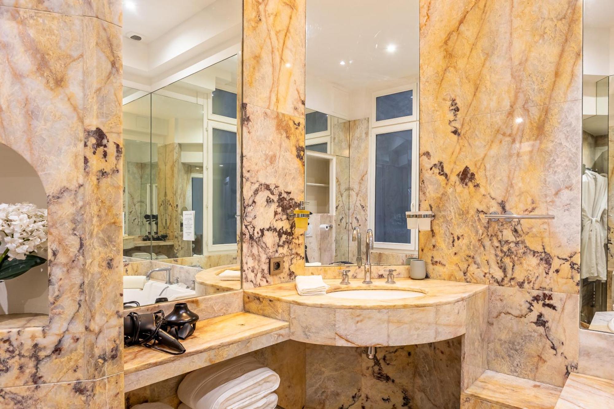 Prestigious Trocadero Apartment *