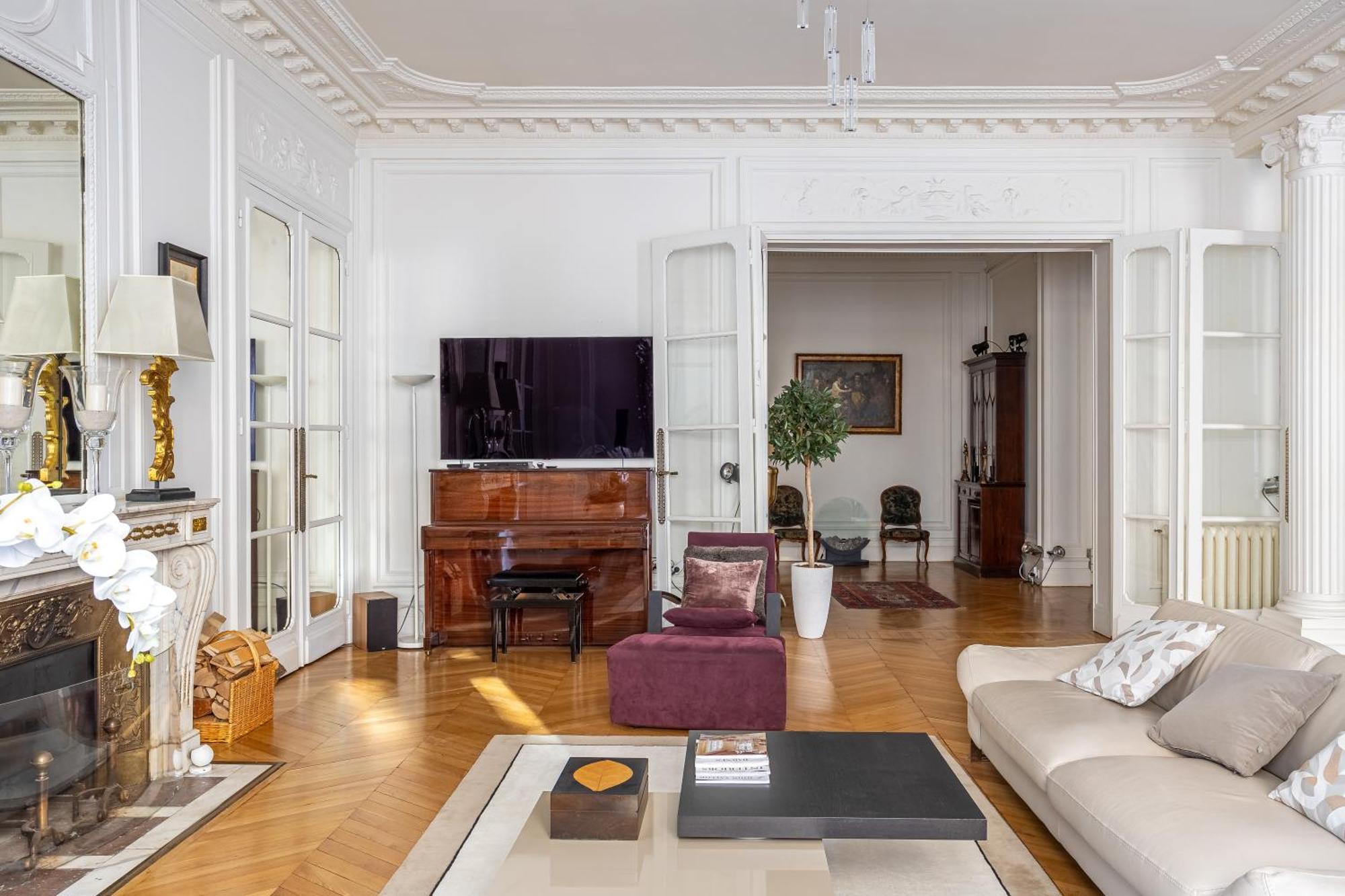 Prestigious Trocadero