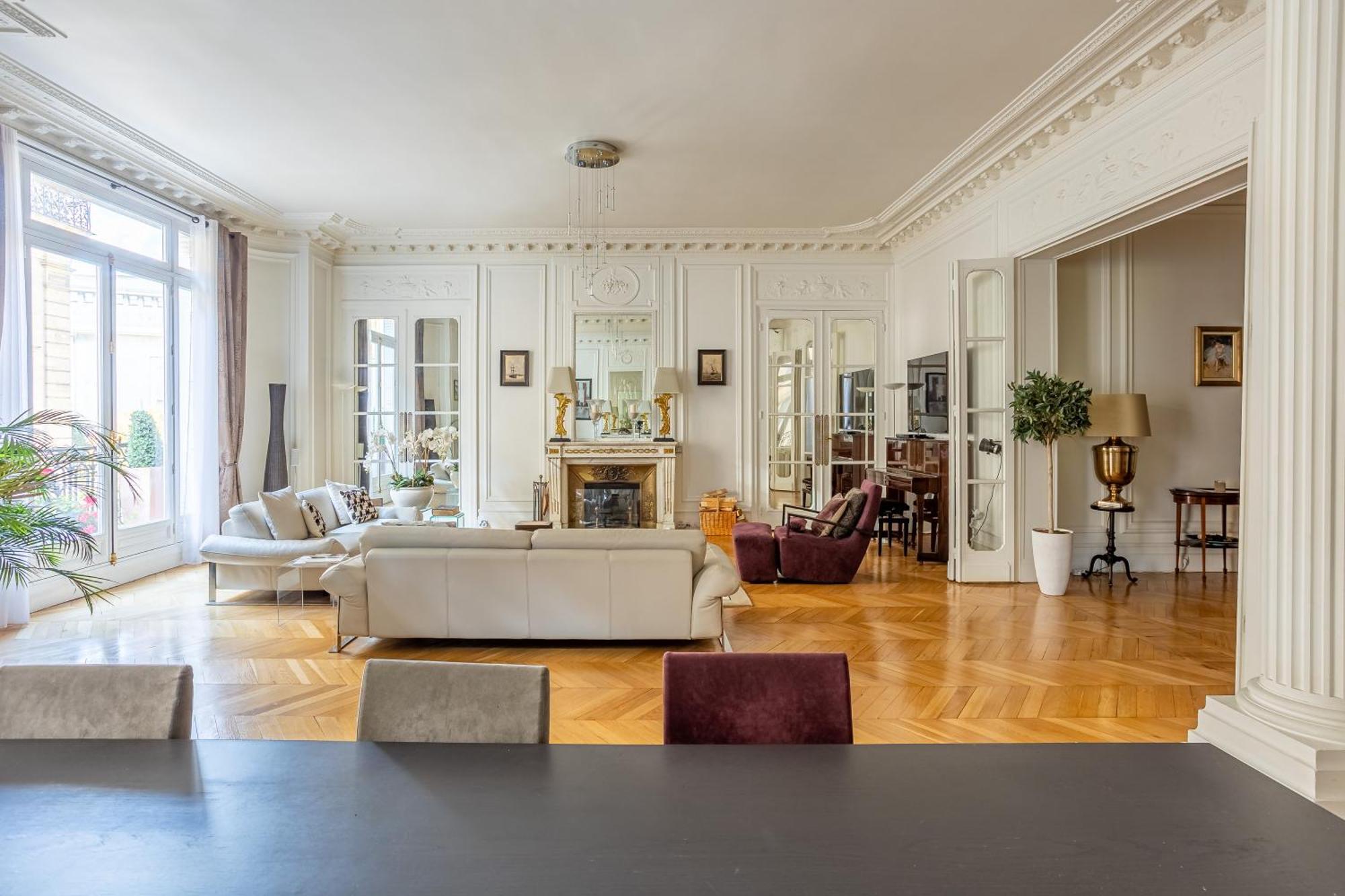 Prestigious Trocadero