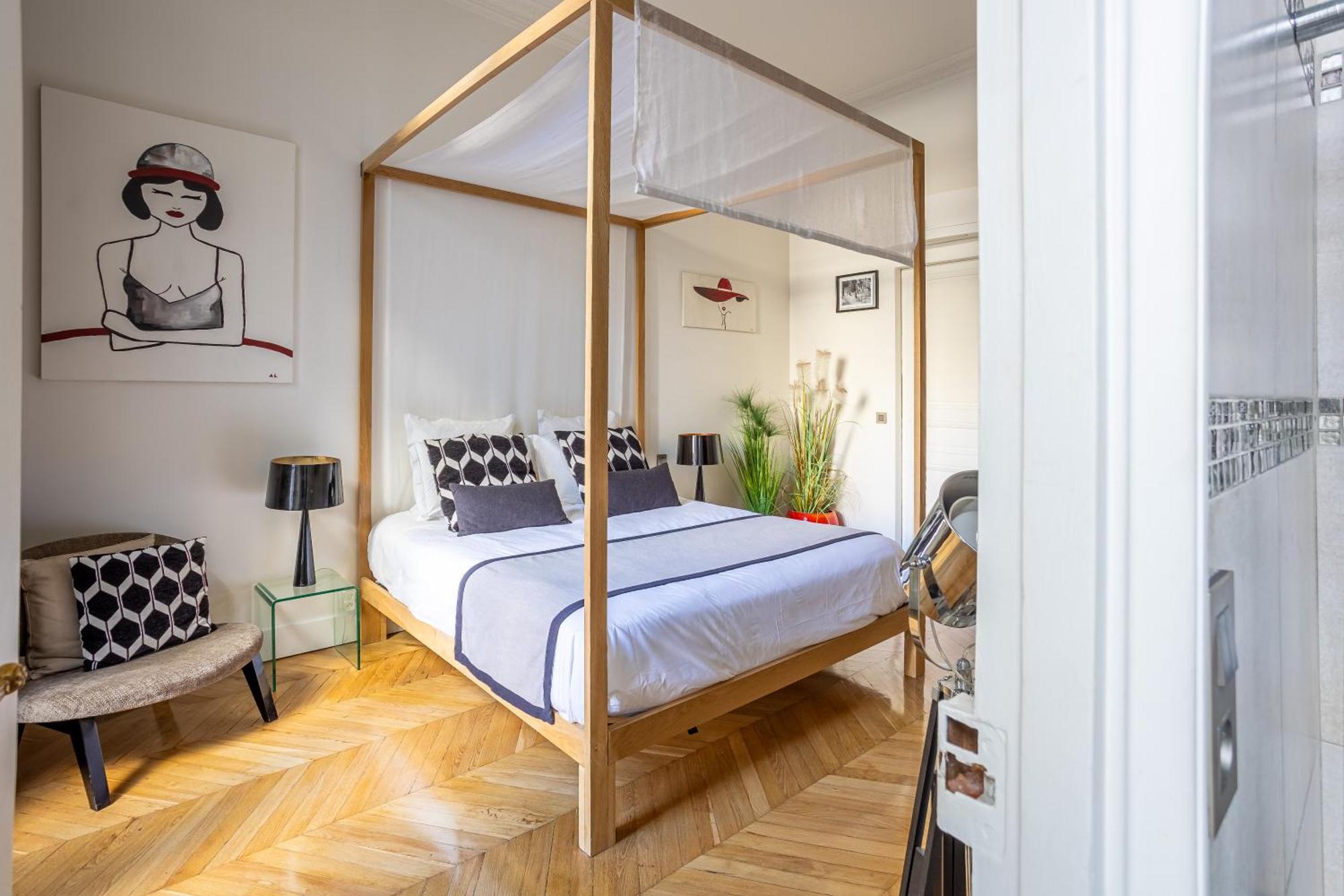 Prestigious Trocadero Apartment *