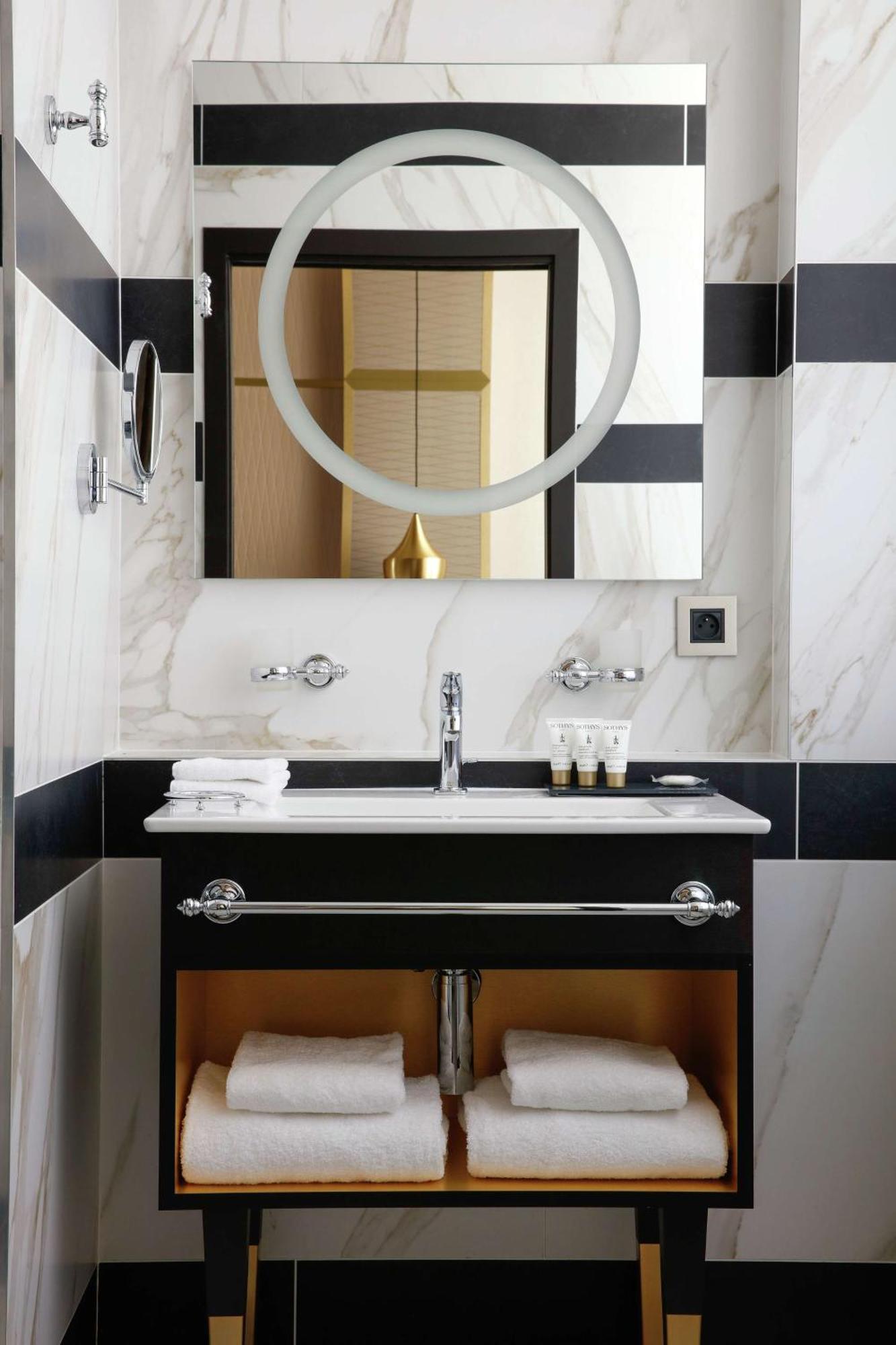 Niepce Hôtel, Curio Collection By Hilton
