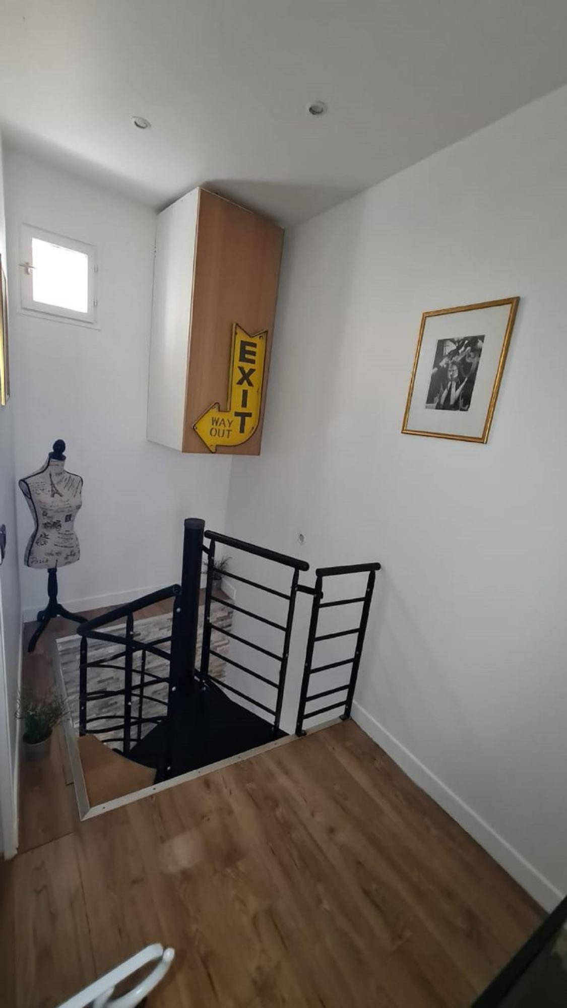 32 Atelier Fashion * Paris
