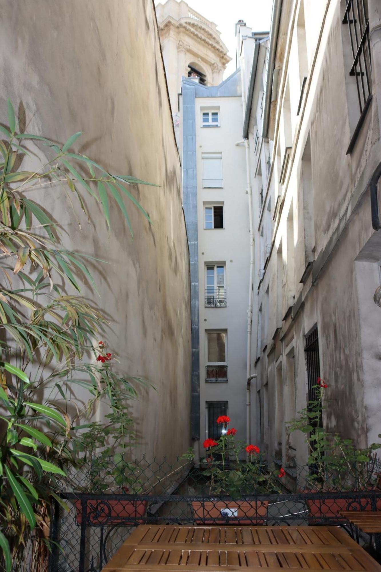 Superbe T3 Terrasse Coeur De Historique *