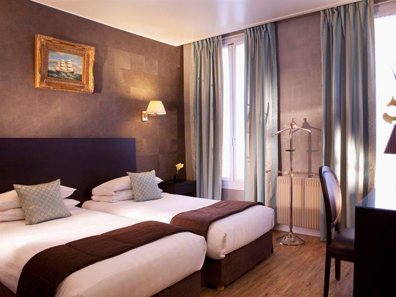 Hotel Plaza Elysees