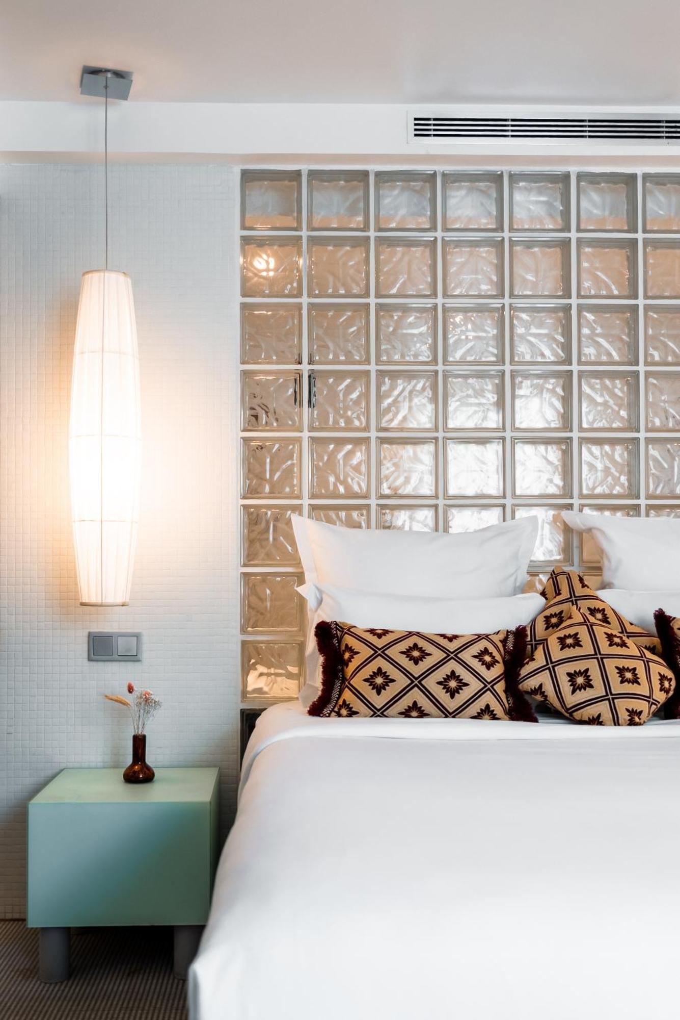 Kube Hotel Paris