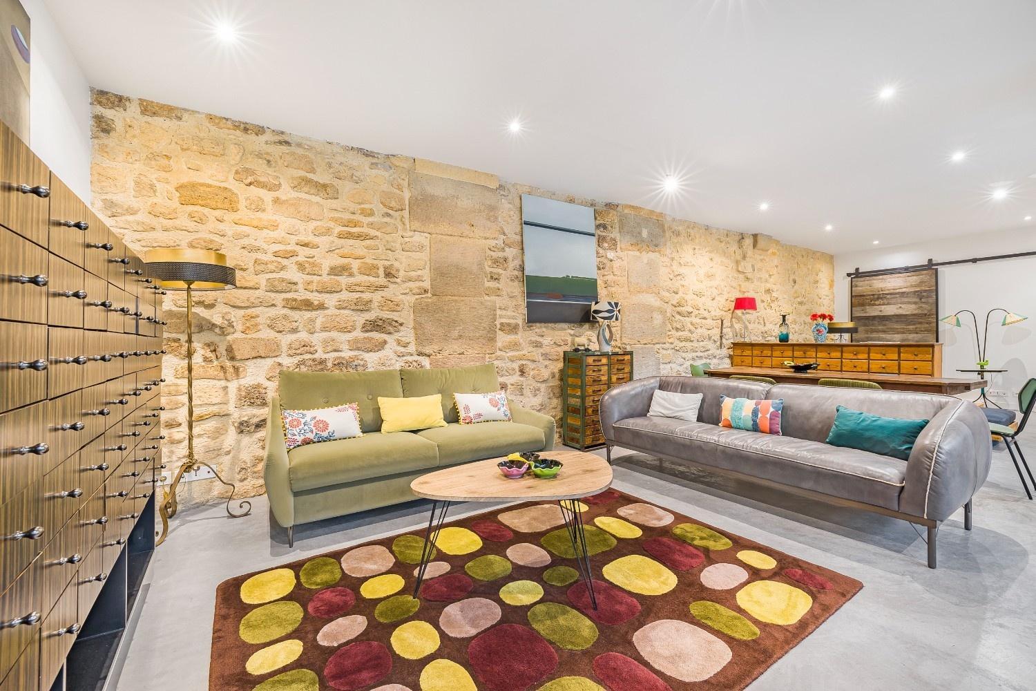 Paridily Circus Apartment *