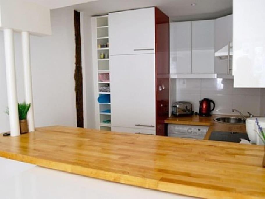 High Standing 2-room In Latin Quarter *