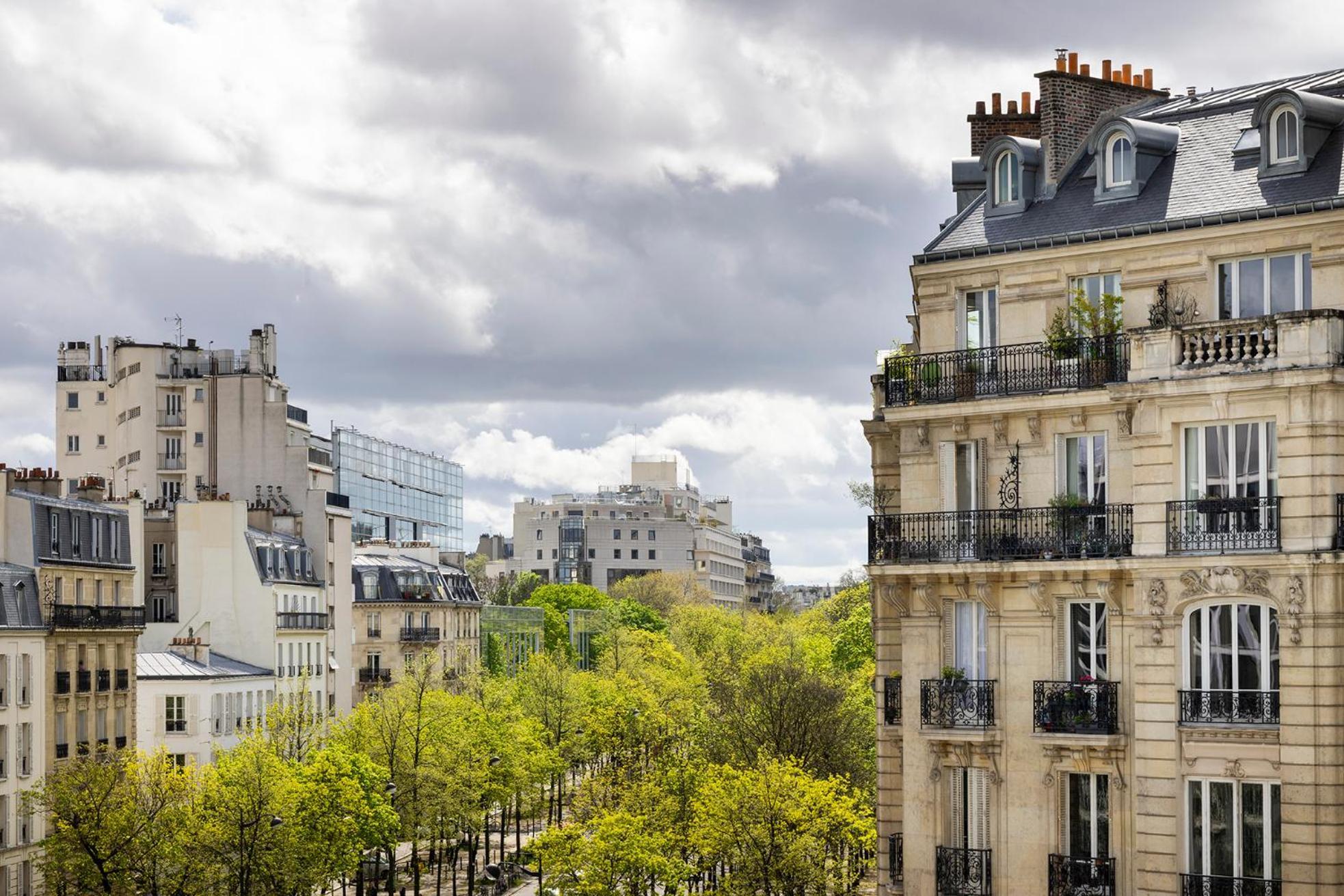 Aiglon Hotel Paris