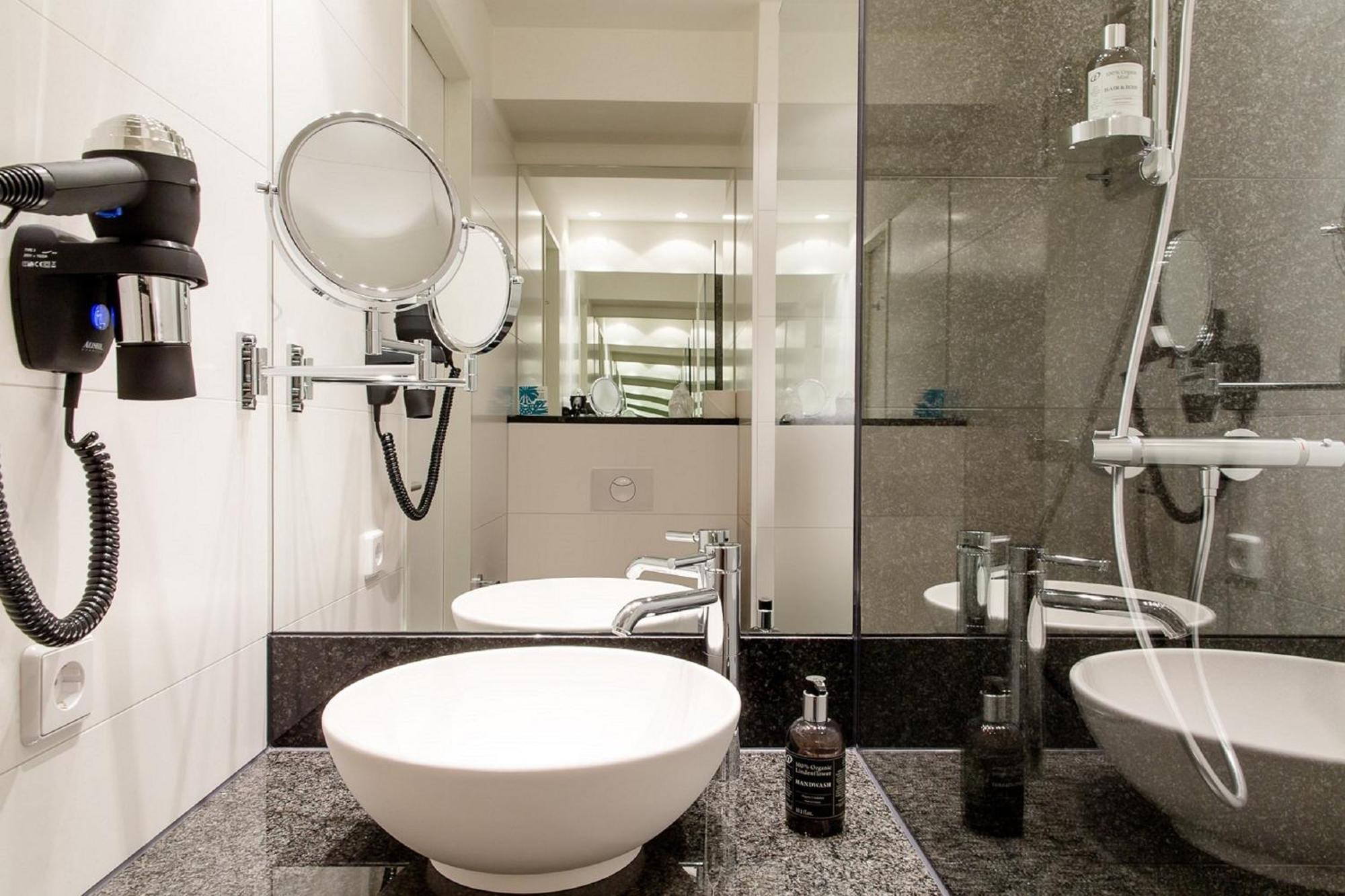 One Paris-porte Dorée Hotel 3*