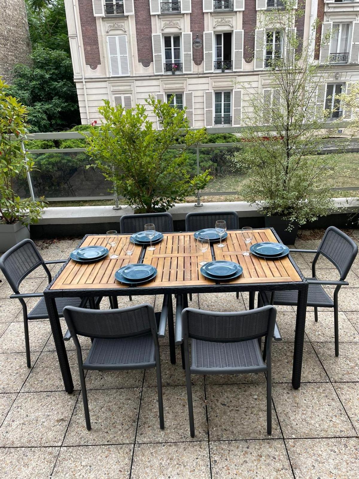 Branded New 4 Bdrs Flat - Huge Terrace - Prime Loc *